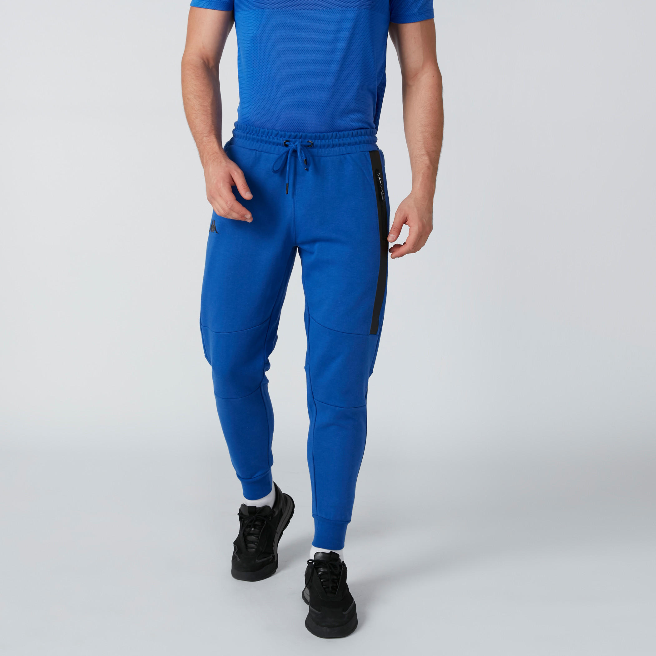 بنطال رياضي بخصر متوسط وجيوب بسحّاب من كابا-men-clothing-sportswearandactivewear-bottoms-image-3