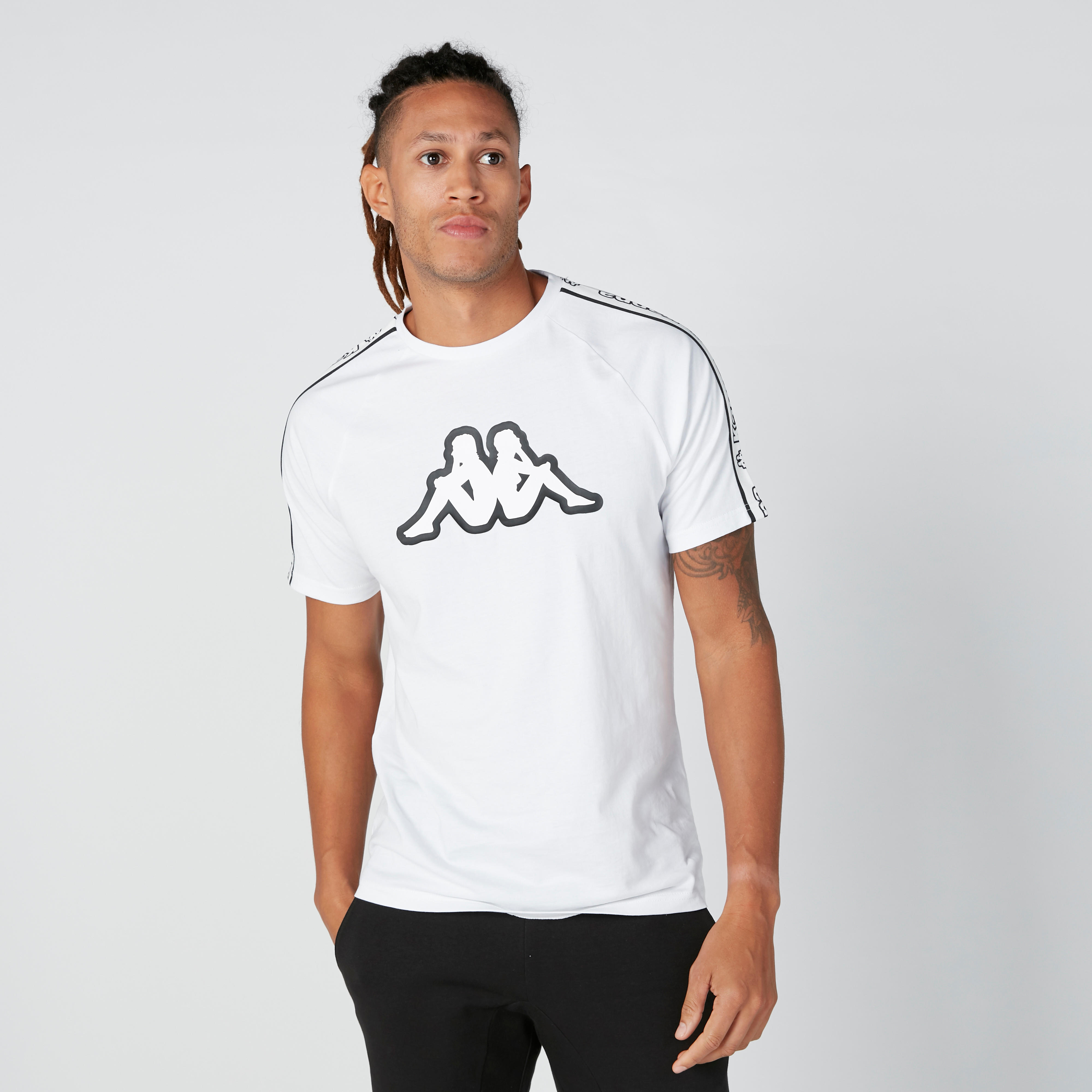 تيشيرت بأكمام مغايرة وطبعات من كابا-men-clothing-sportswearandactivewear-tshirtsandpolos-image-5