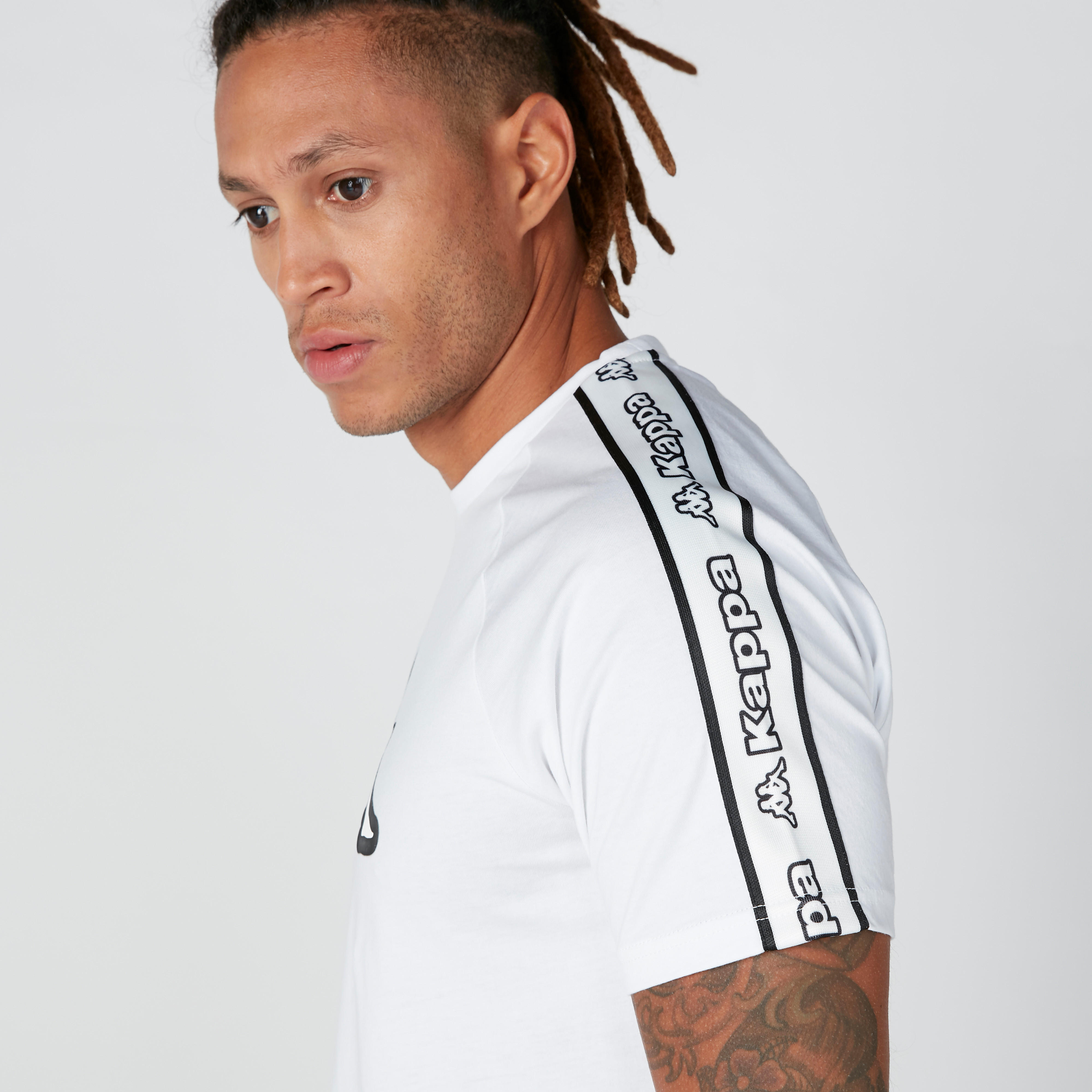 تيشيرت بأكمام مغايرة وطبعات من كابا-men-clothing-sportswearandactivewear-tshirtsandpolos-image-6