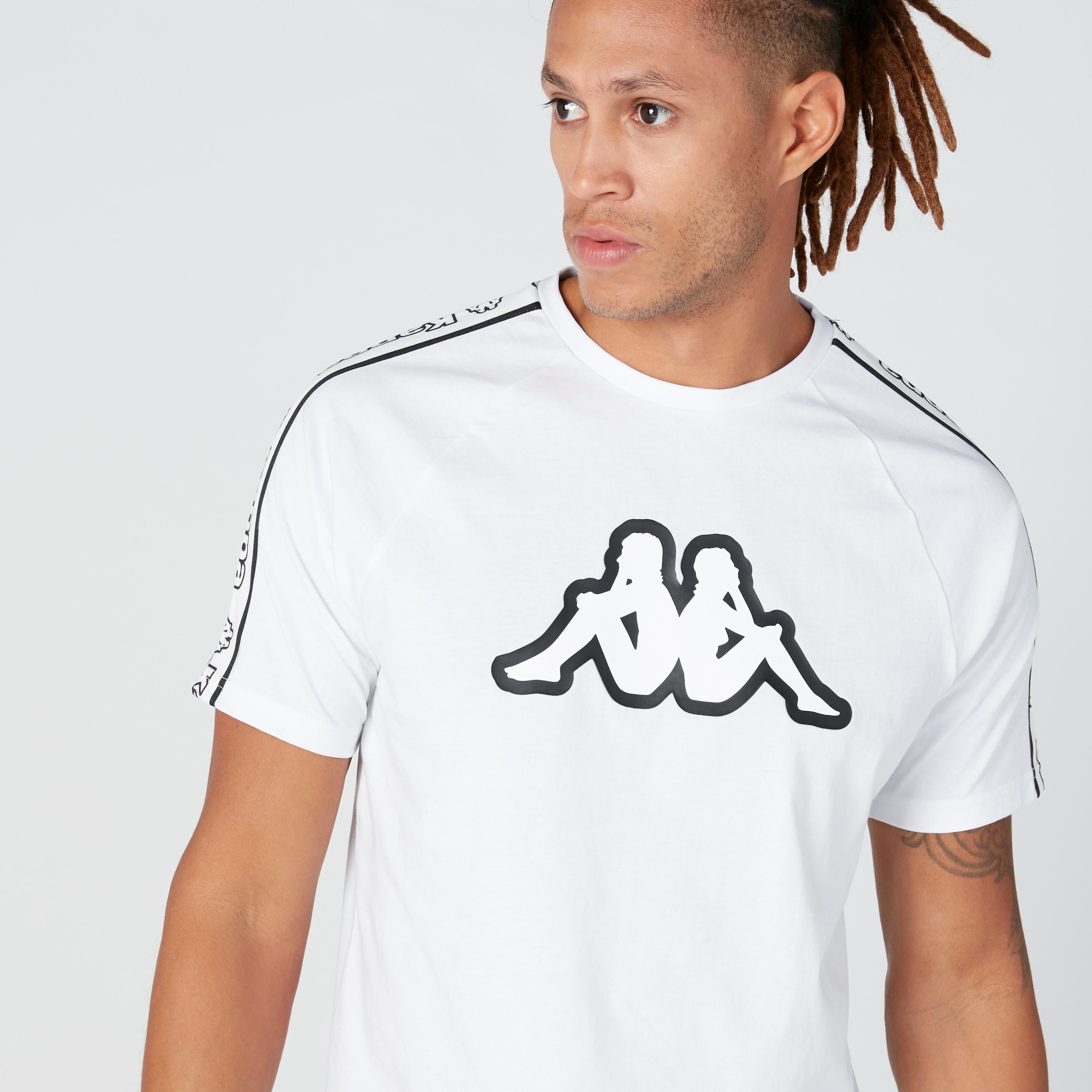 تيشيرت بأكمام مغايرة وطبعات من كابا-men-clothing-sportswearandactivewear-tshirtsandpolos-image-7