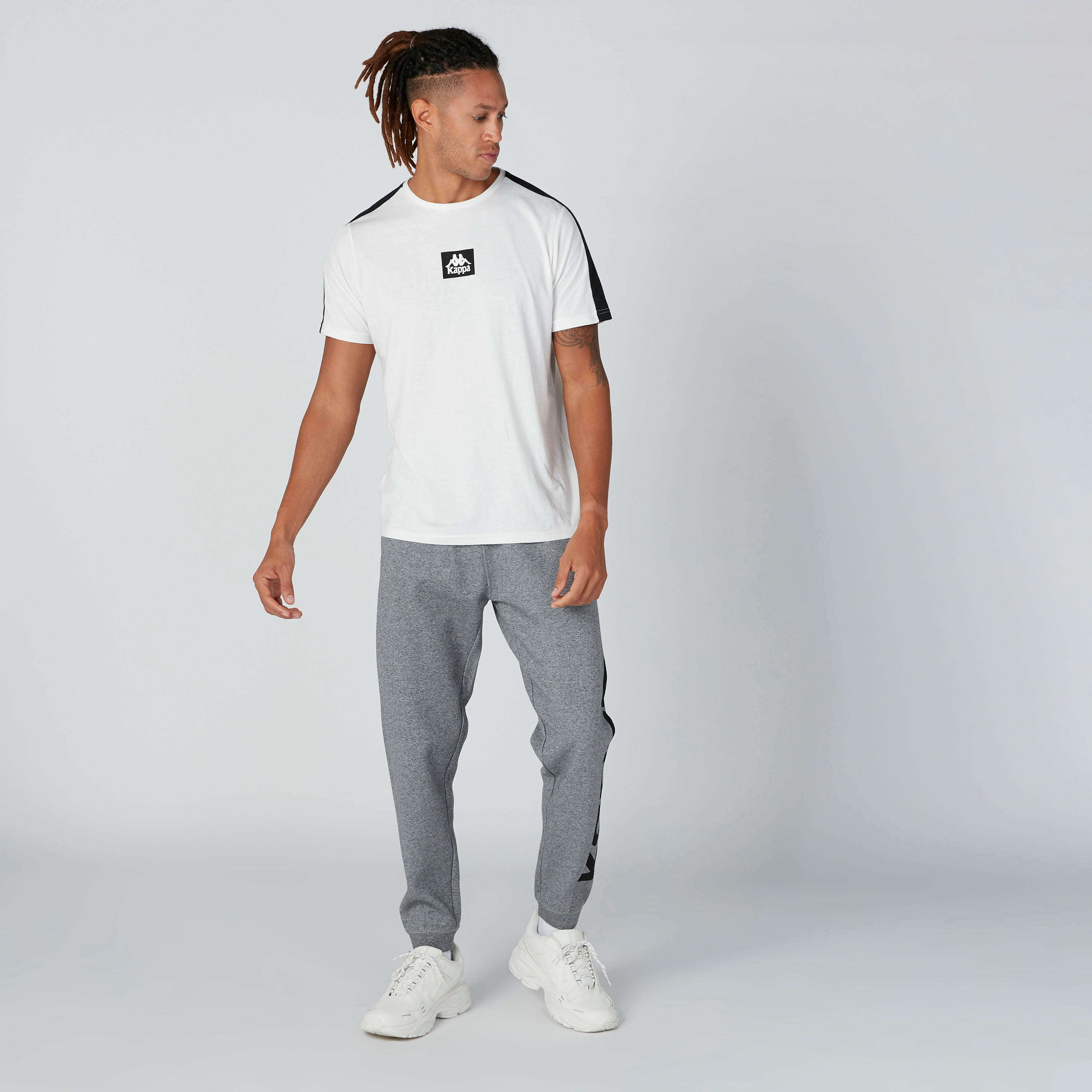 بنطال رياضي طويل بجيوب ورباط وطبعات من كابا-men-clothing-bottoms-joggers-image-3