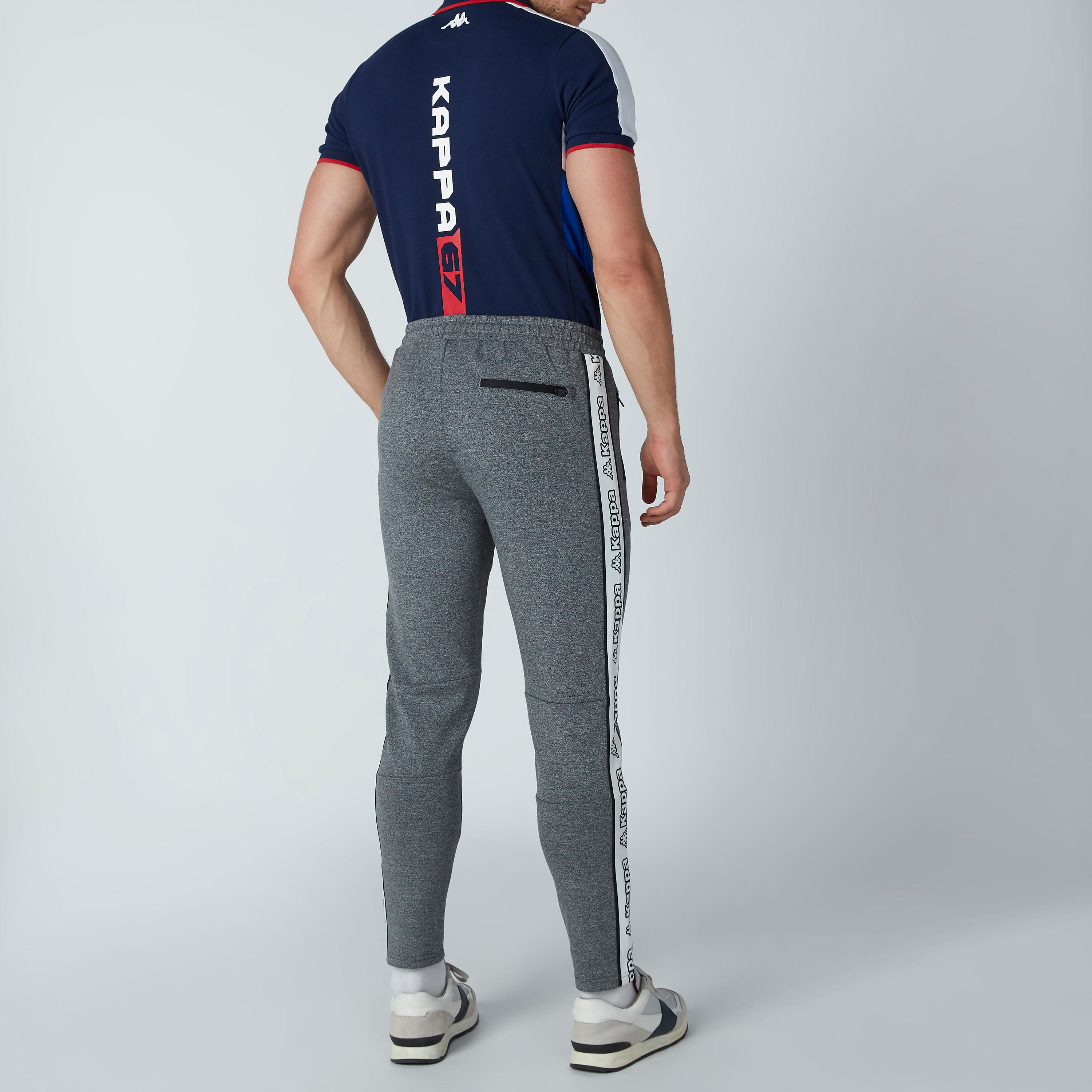 بنطلون تراك بخصر مطاطي وطبعات من كابا-men-clothing-sportswearandactivewear-tracksuits-image-3