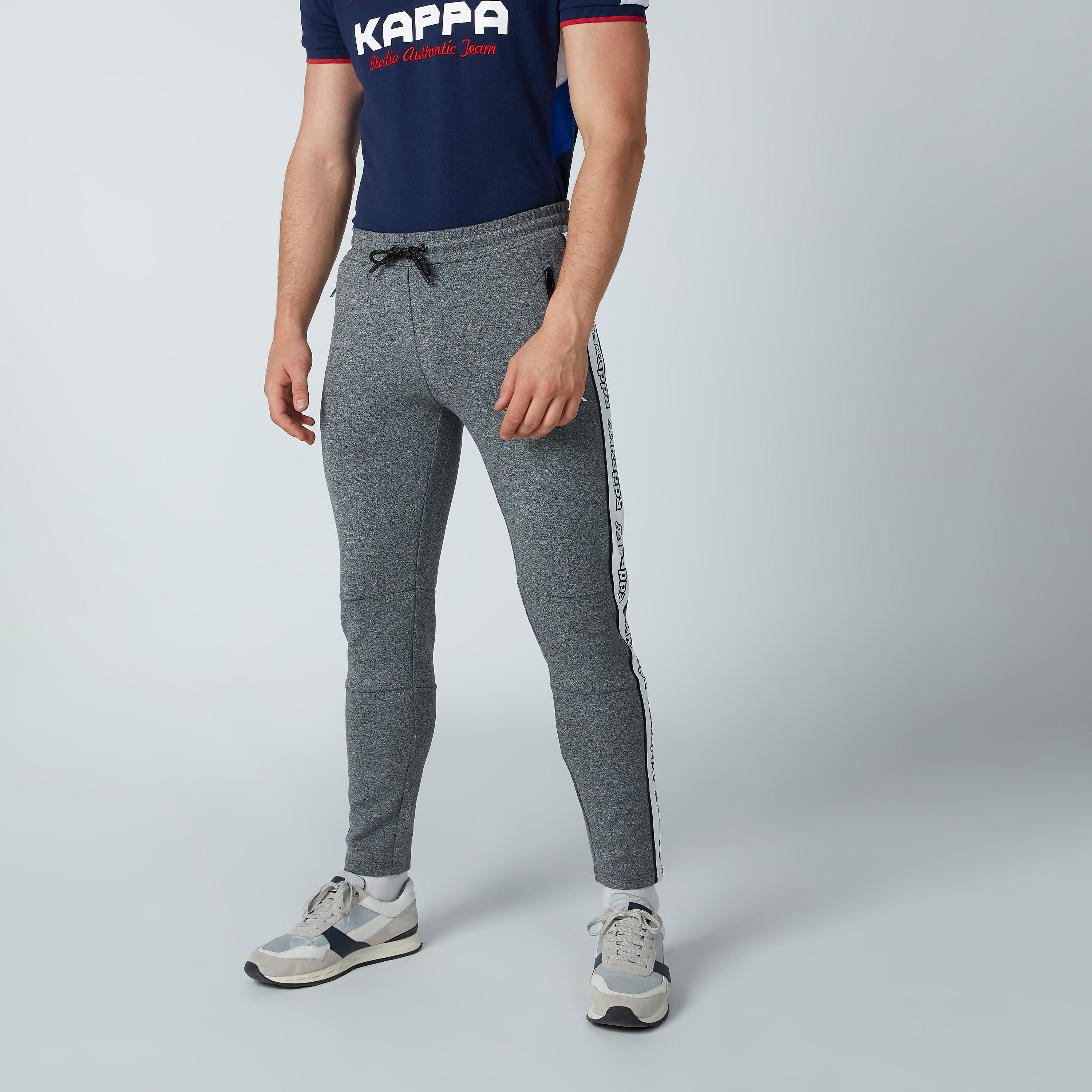 بنطلون تراك بخصر مطاطي وطبعات من كابا-men-clothing-sportswearandactivewear-tracksuits-image-5