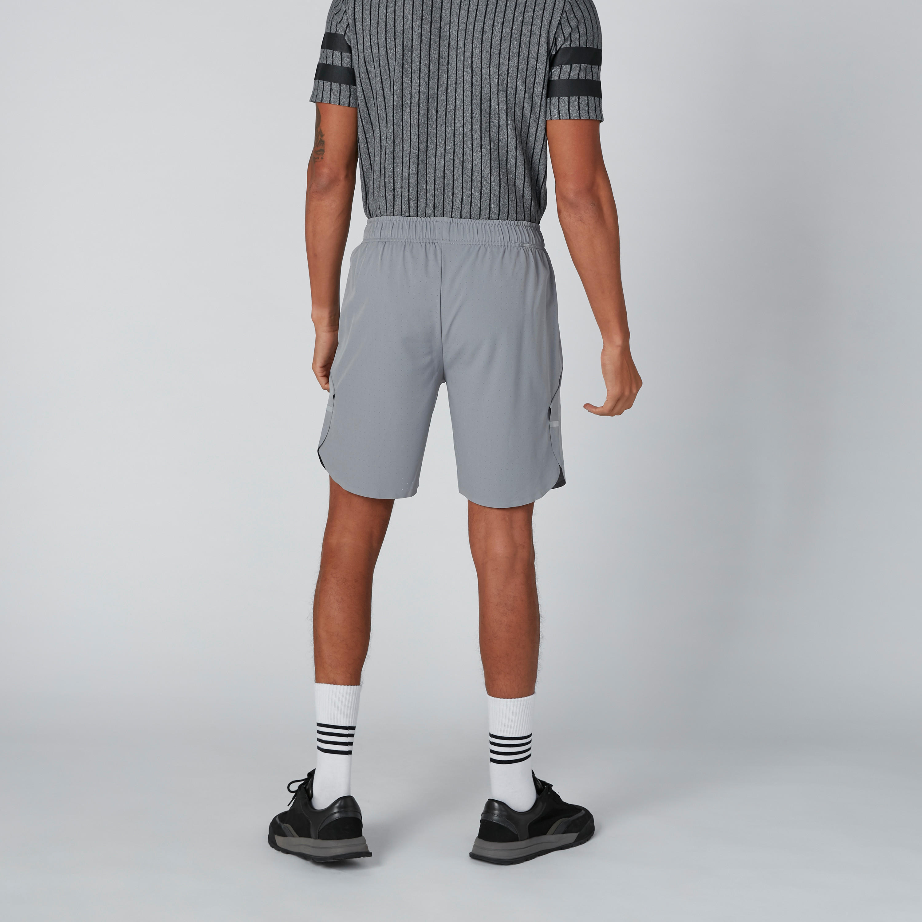 شورت بخصر مطّاطي من كابا-men-clothing-sportswearandactivewear-bottoms-image-2