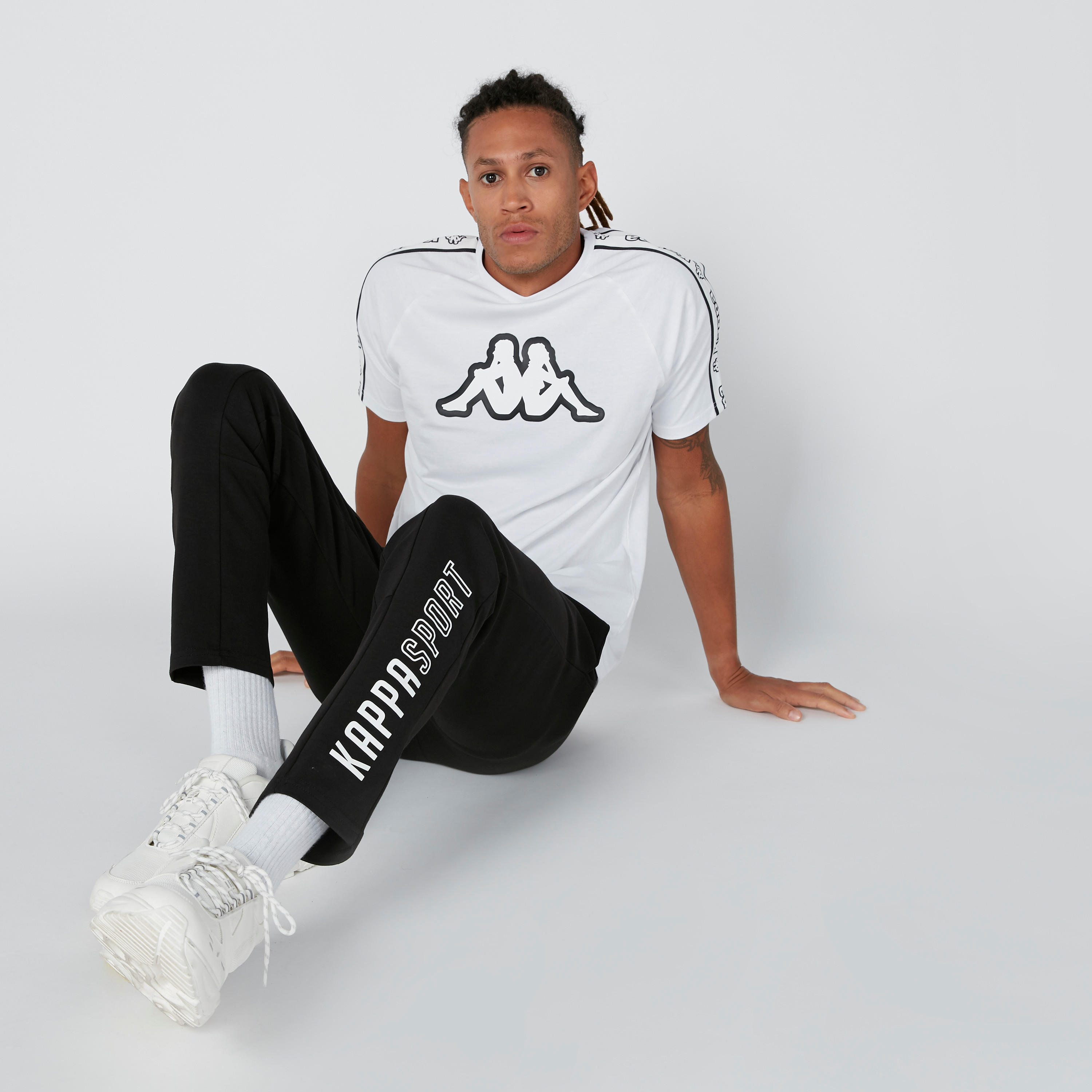بنطال بجيوب وطبعات نصيّة من كابا-men-clothing-bottoms-joggers-image-3