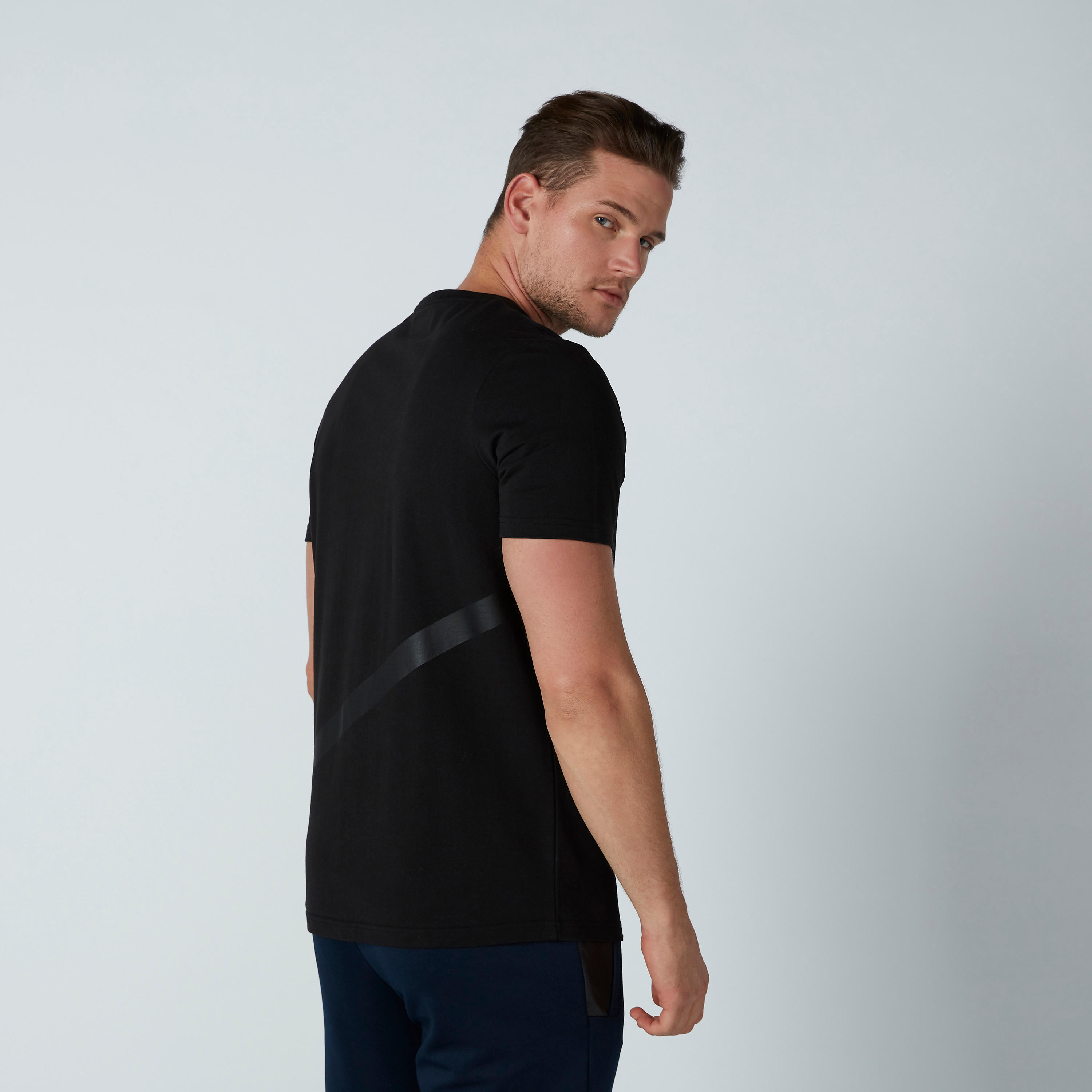 تيشيرت بياقة مستديرة وأكمام قصيرة وطبعات من كابا-men-clothing-tshirtsandpolos-tshirts-image-2