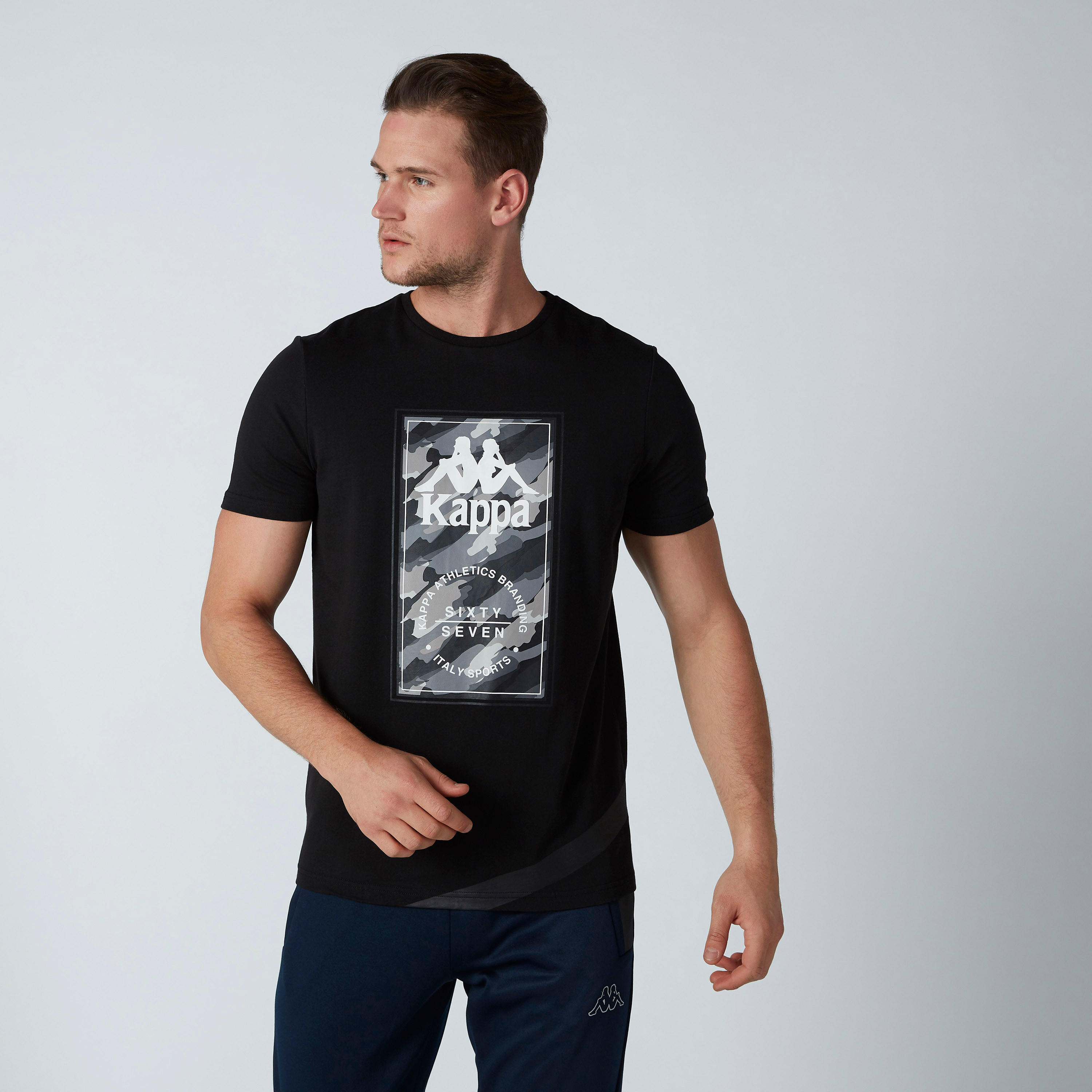 تيشيرت بياقة مستديرة وأكمام قصيرة وطبعات من كابا-men-clothing-tshirtsandpolos-tshirts-image-3