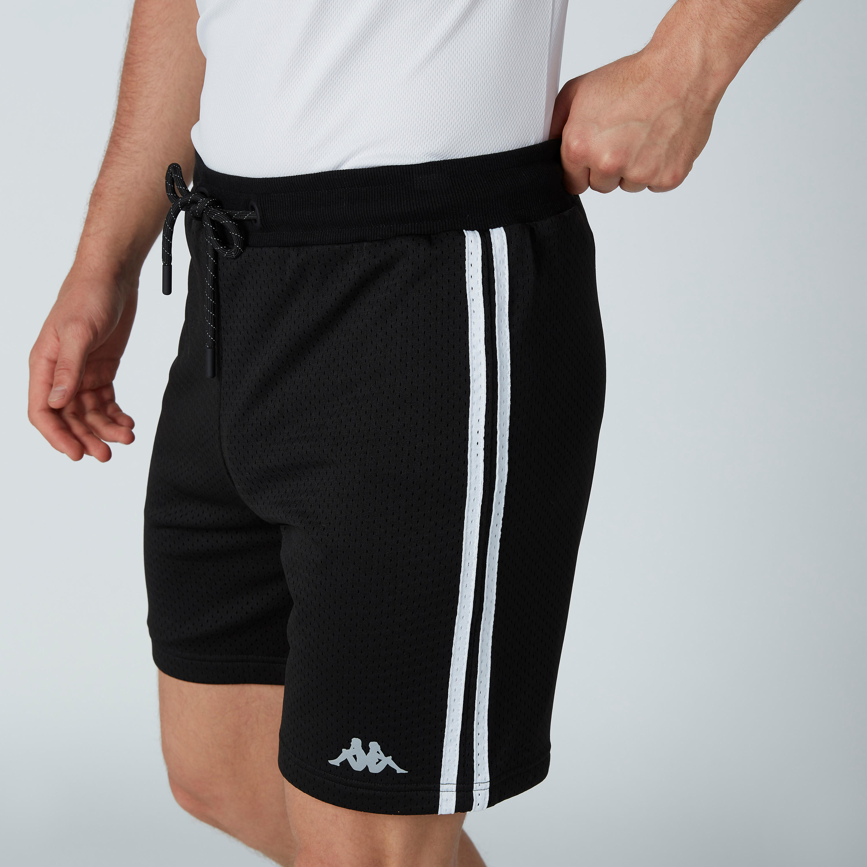 شورت محبوك برباط من كابا-men-clothing-sportswearandactivewear-bottoms-image-2