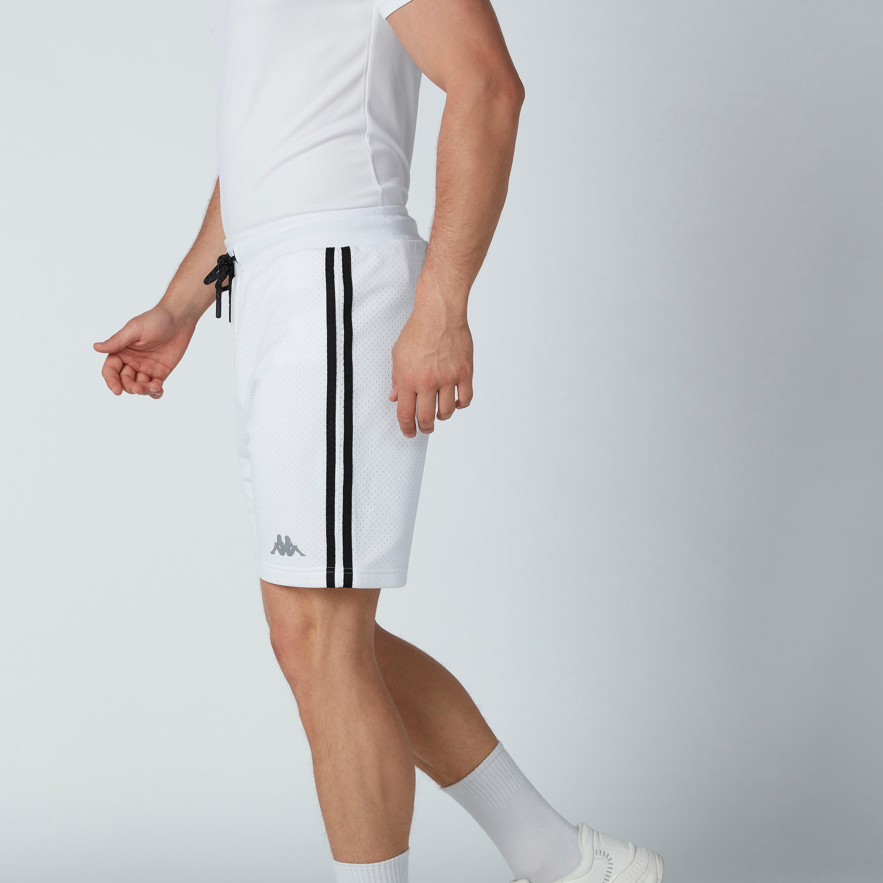 شورت محبوك برباط وجيوب من كابا-men-clothing-sportswearandactivewear-bottoms-image-1