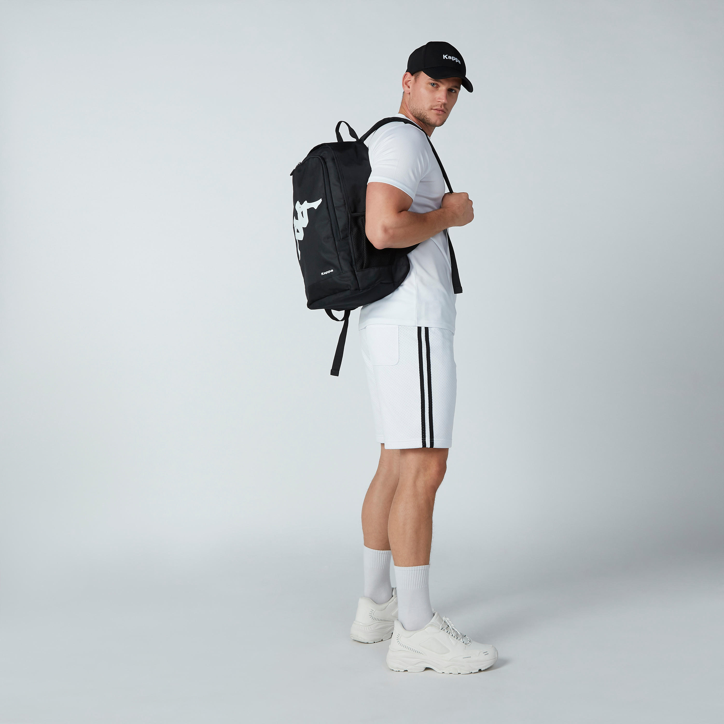 شورت محبوك برباط وجيوب من كابا-men-clothing-sportswearandactivewear-bottoms-image-6