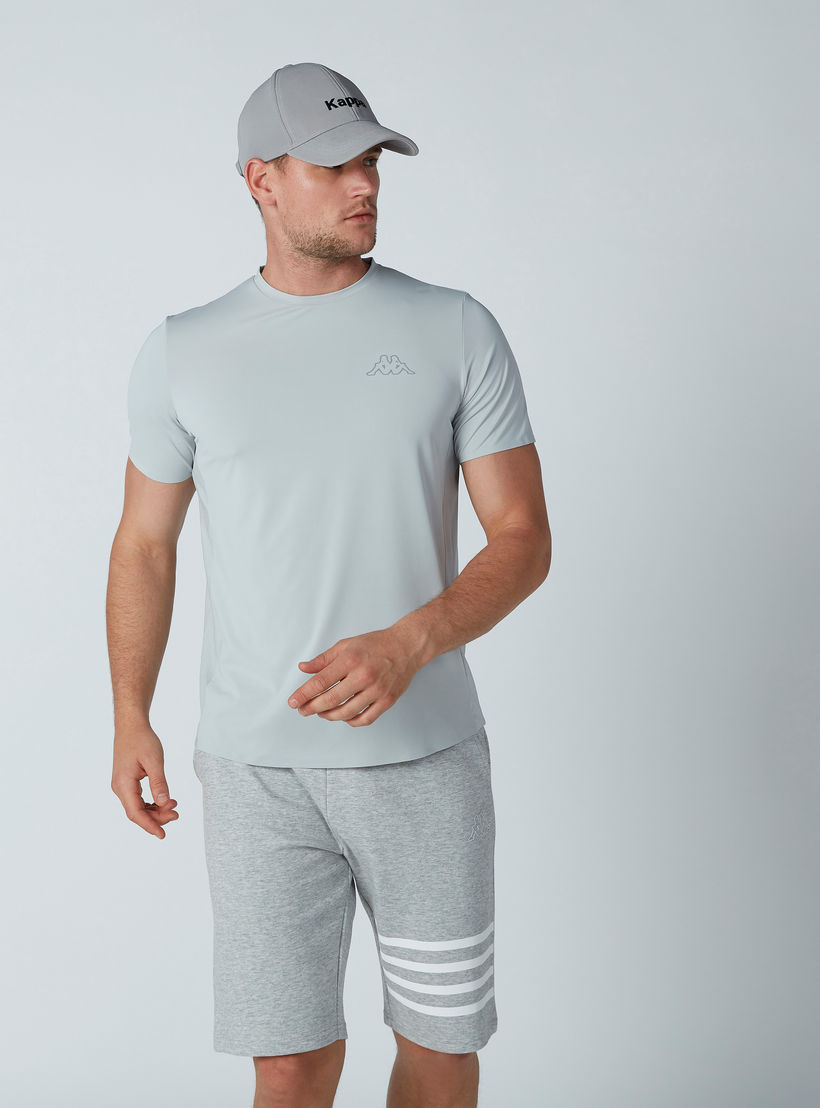 تيشيرت بياقة مستديرة وأكمام قصيرة وطبعات من كابا-men-clothing-sportswearandactivewear-tshirtsandpolos-image-1