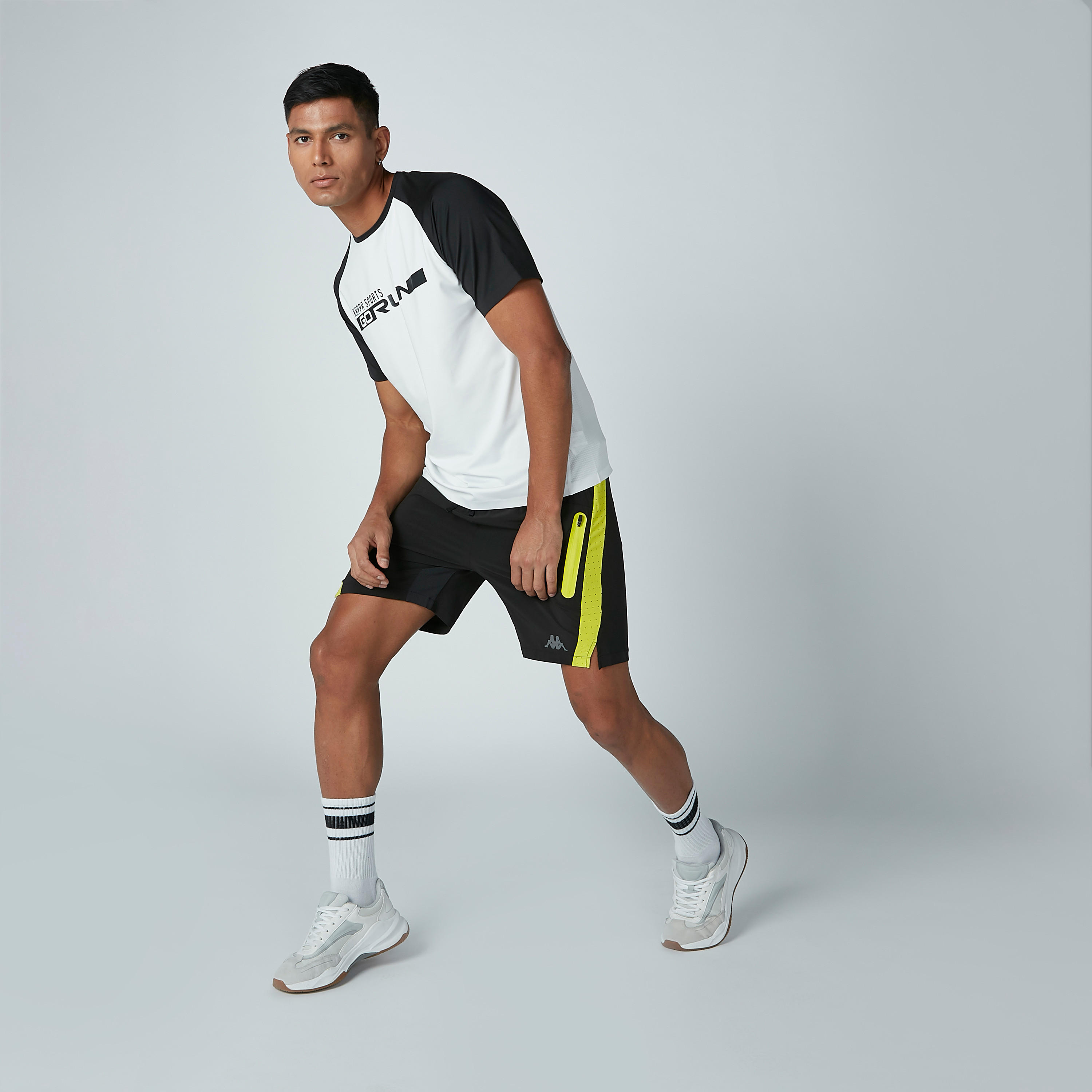 تيشيرت بأكمام مغايرة وطبعات من كابا-men-clothing-tshirtsandpolos-tshirts-image-2
