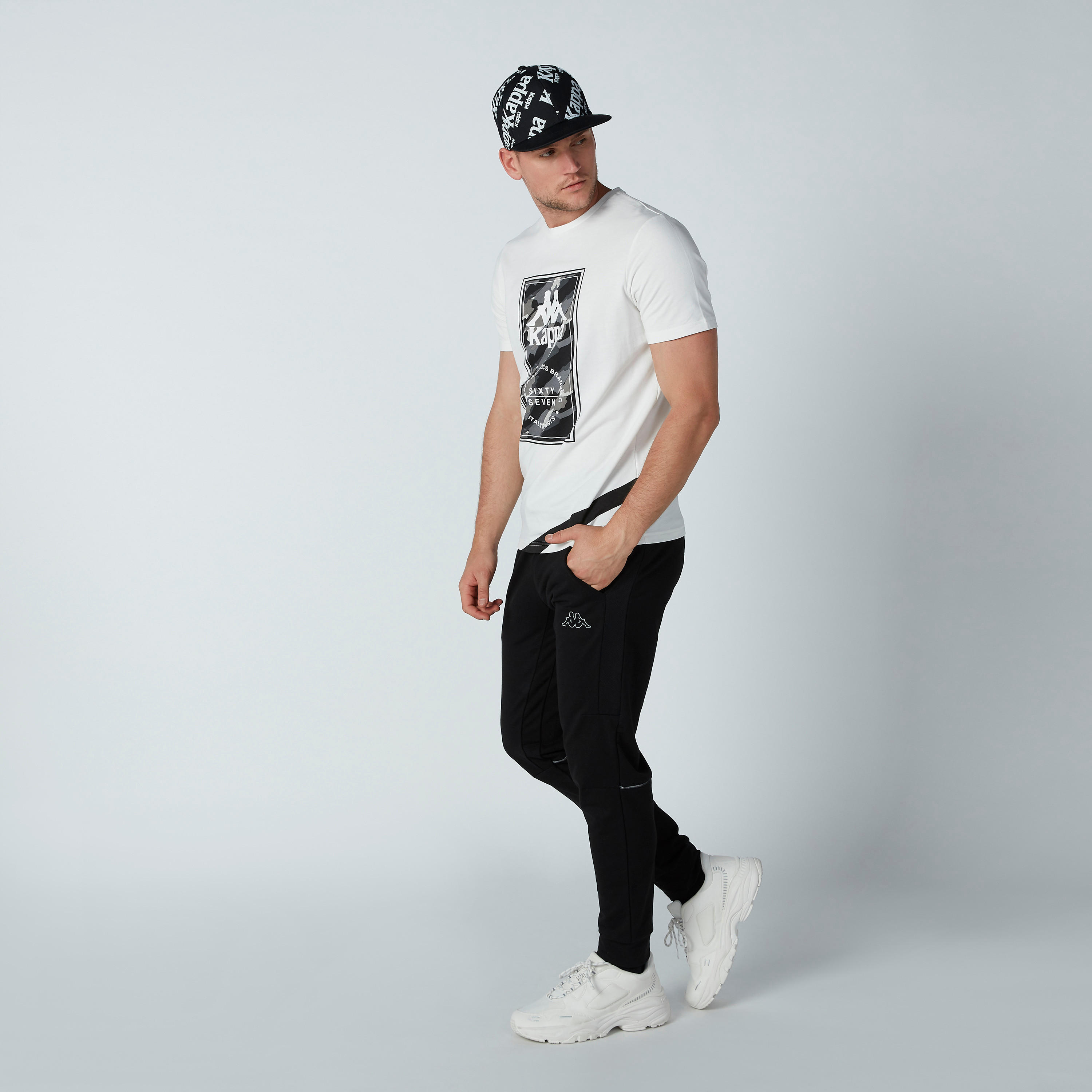 بنطال رياضي سادة طويل بقصة سليم من كابا-men-clothing-bottoms-joggers-image-2