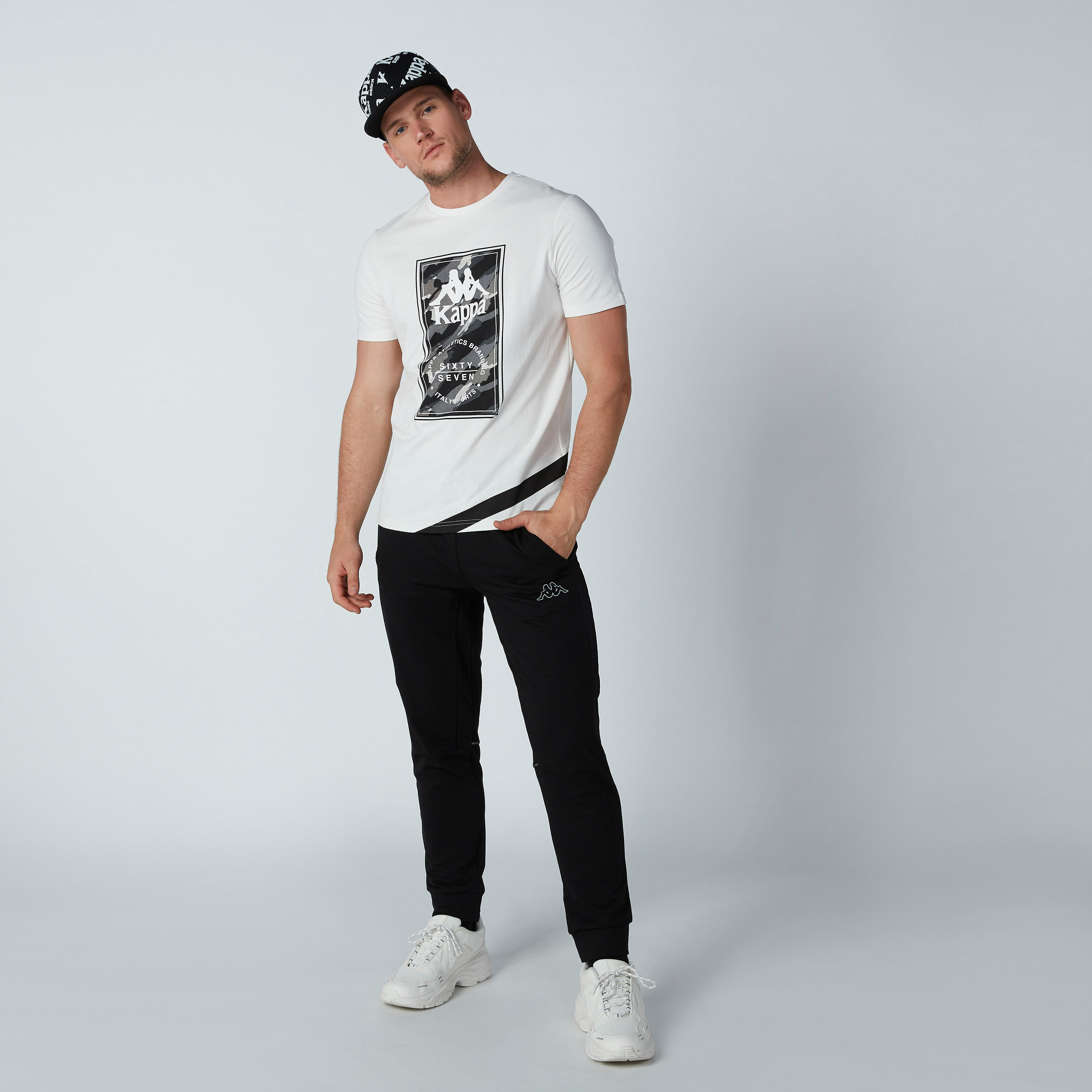 بنطال رياضي سادة طويل بقصة سليم من كابا-men-clothing-bottoms-joggers-image-4