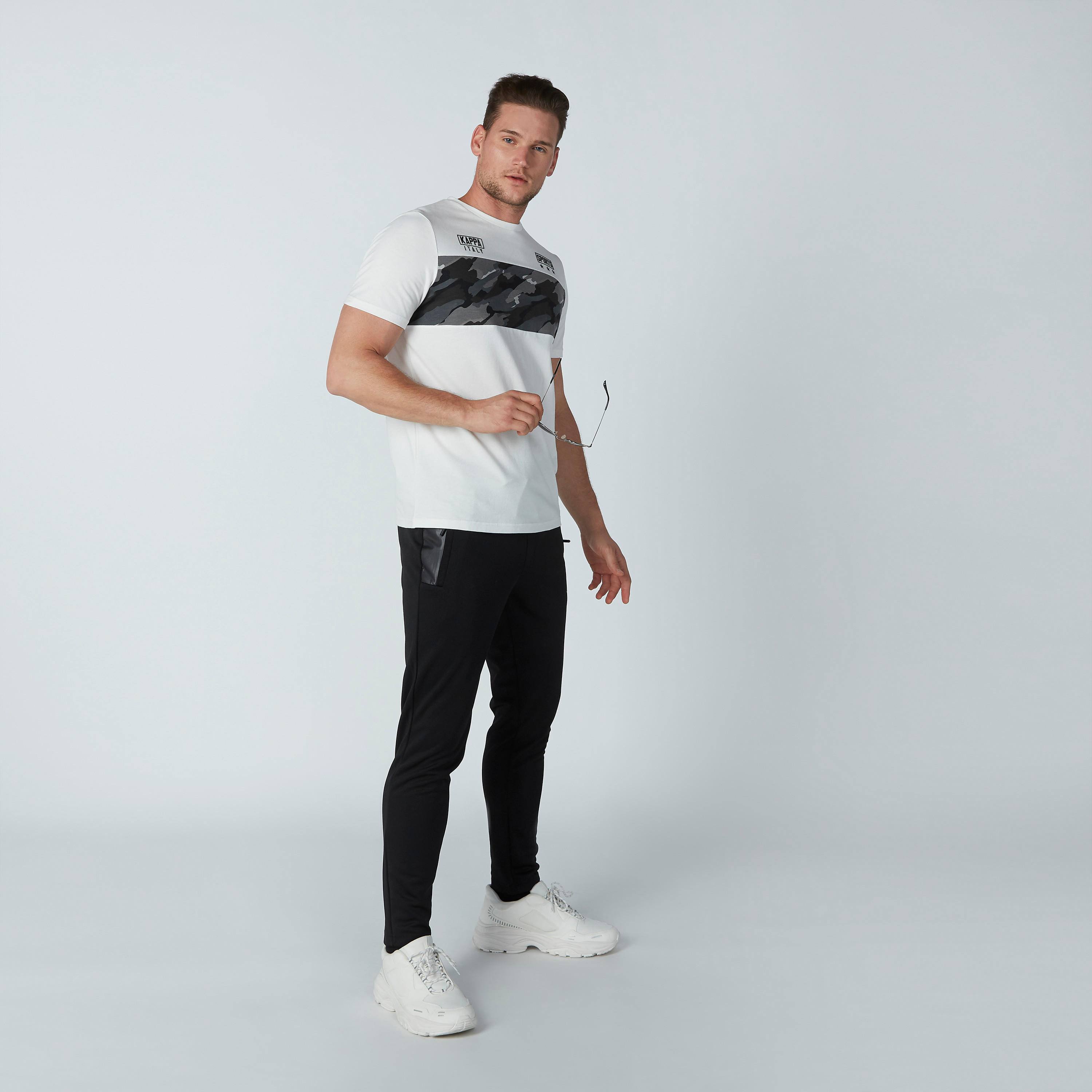بنطال رياضي برباط وجيوب من كابا-men-clothing-sportswearandactivewear-bottoms-image-2