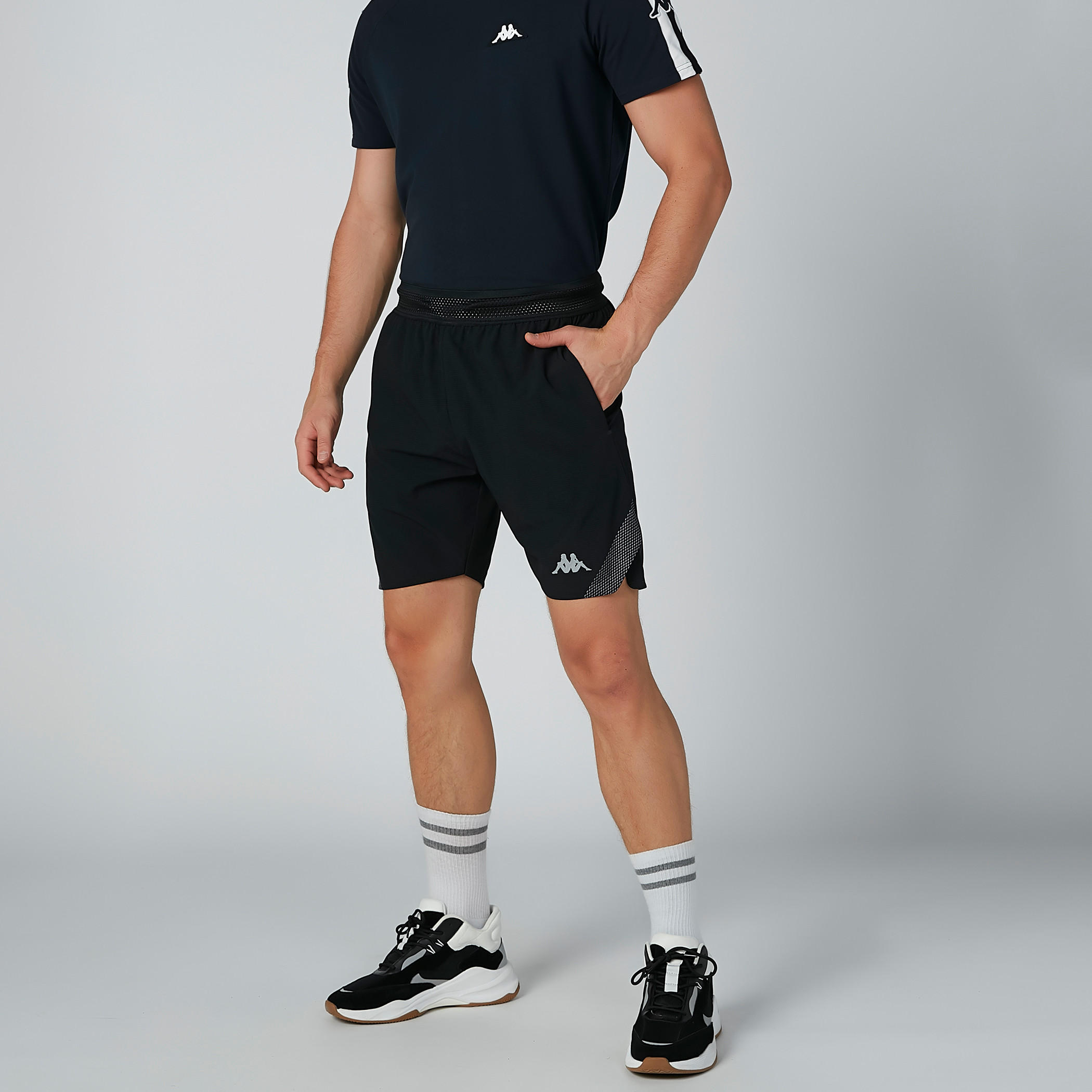شورت بخصر مطاطي وجيوب وطبعات من كابا-men-clothing-bottoms-shorts-image-2