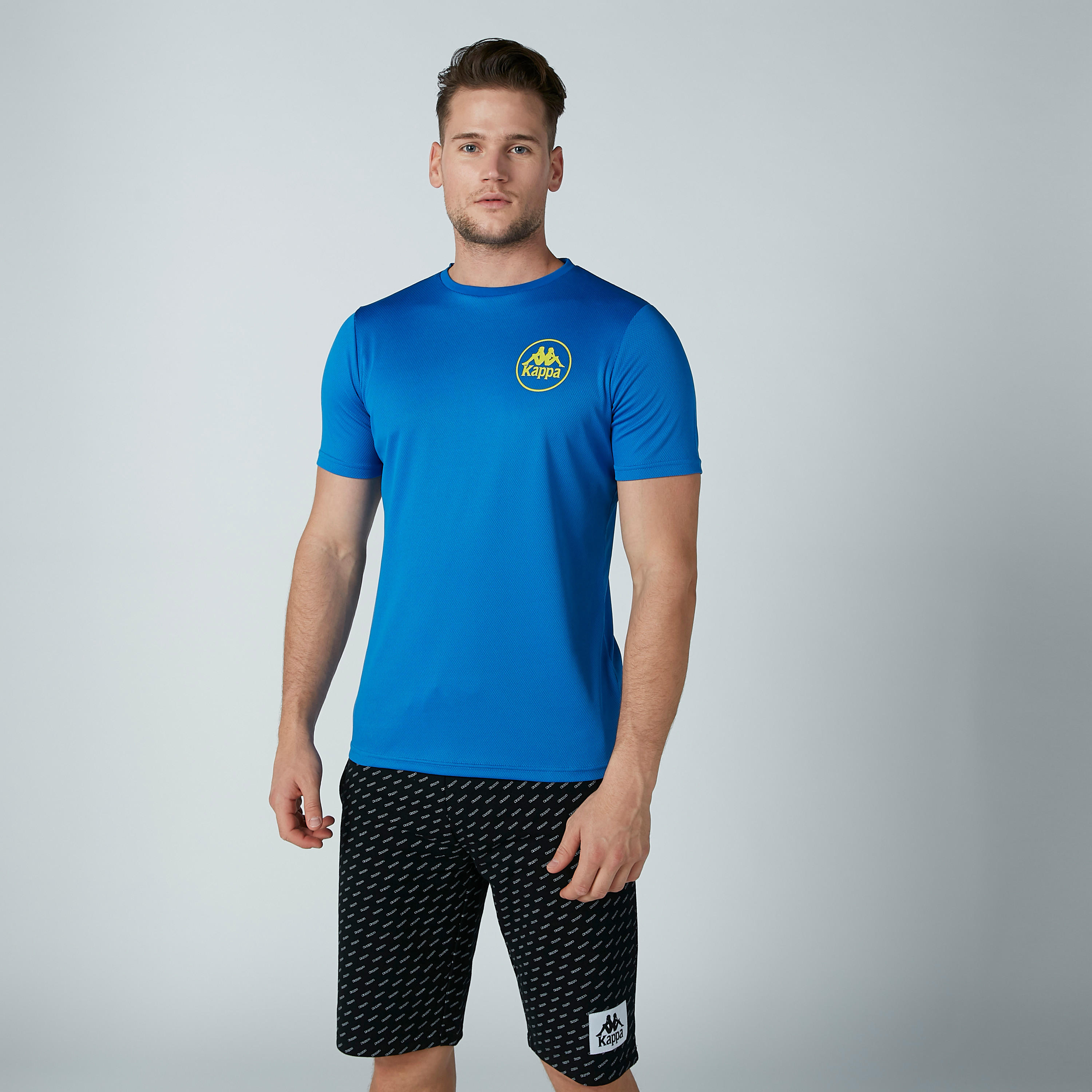 تيشيرت بياقة ضيّقة وأكمام قصيرة وطبعات من كابا-men-clothing-tshirtsandpolos-tshirts-image-1