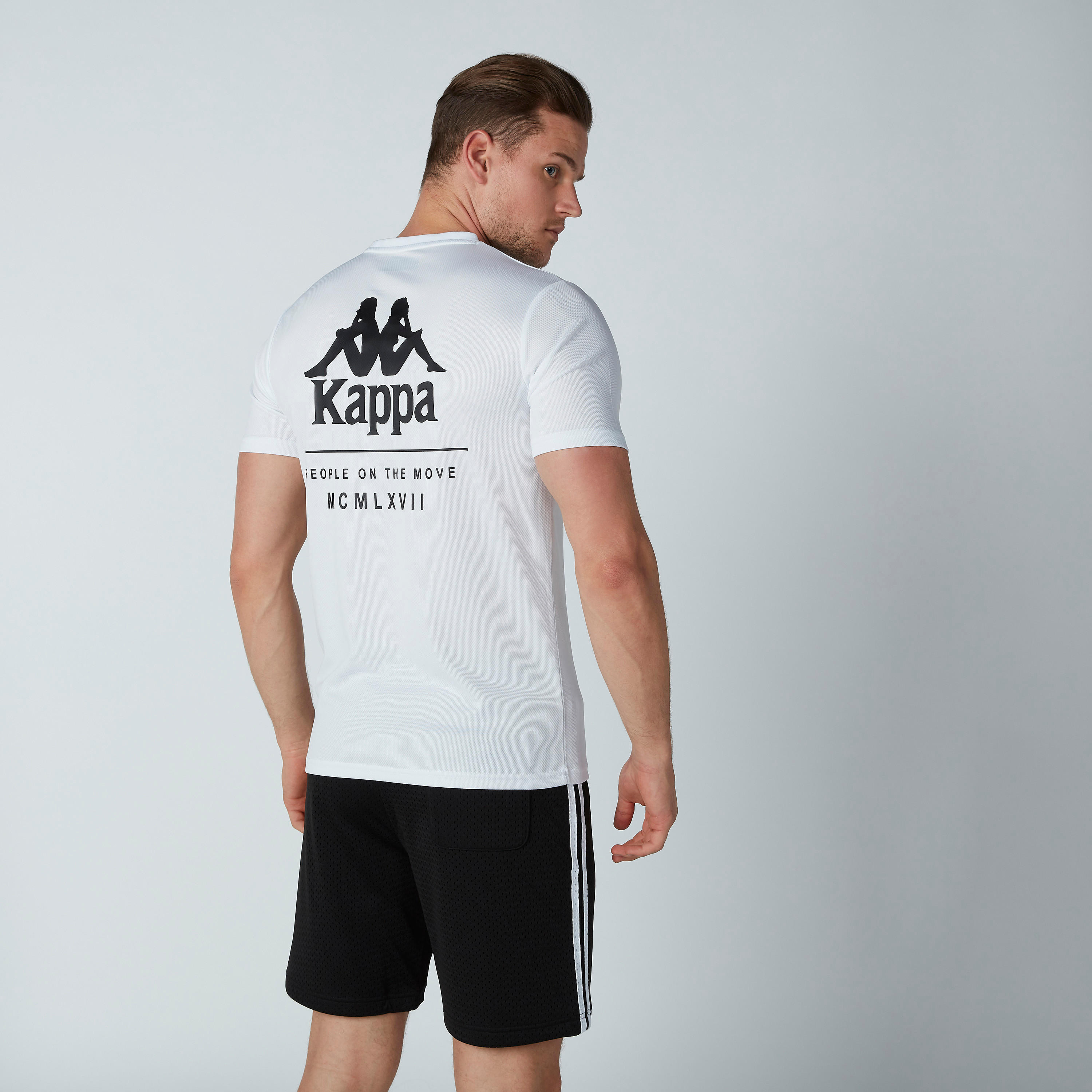 تيشيرت بياقة مستديرة وأكمام قصيرة وطبعات من كابا-men-clothing-tshirtsandpolos-tshirts-image-3