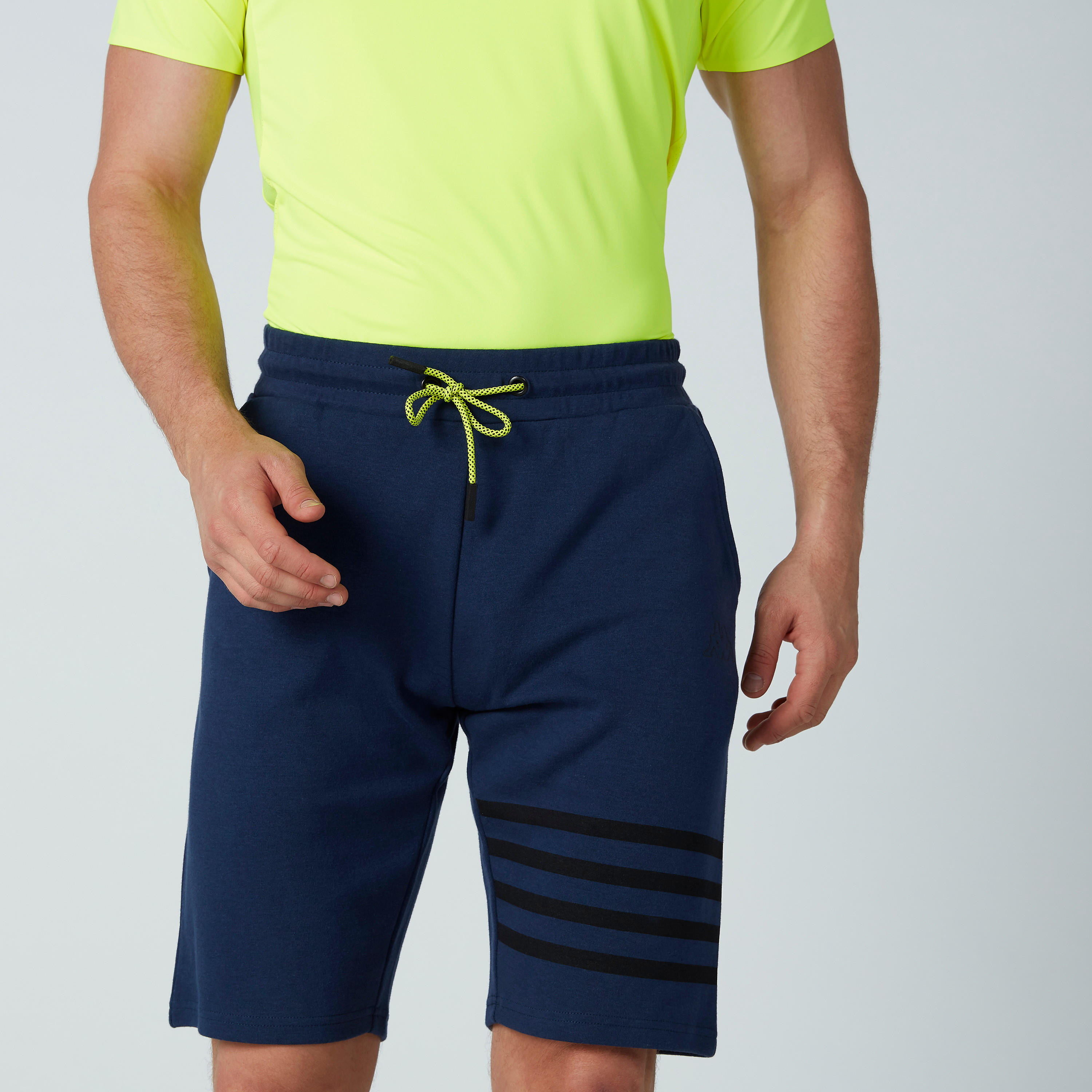 شورت برباط وجيوب وشريطة من كابا-men-clothing-sportswearandactivewear-bottoms-image-2