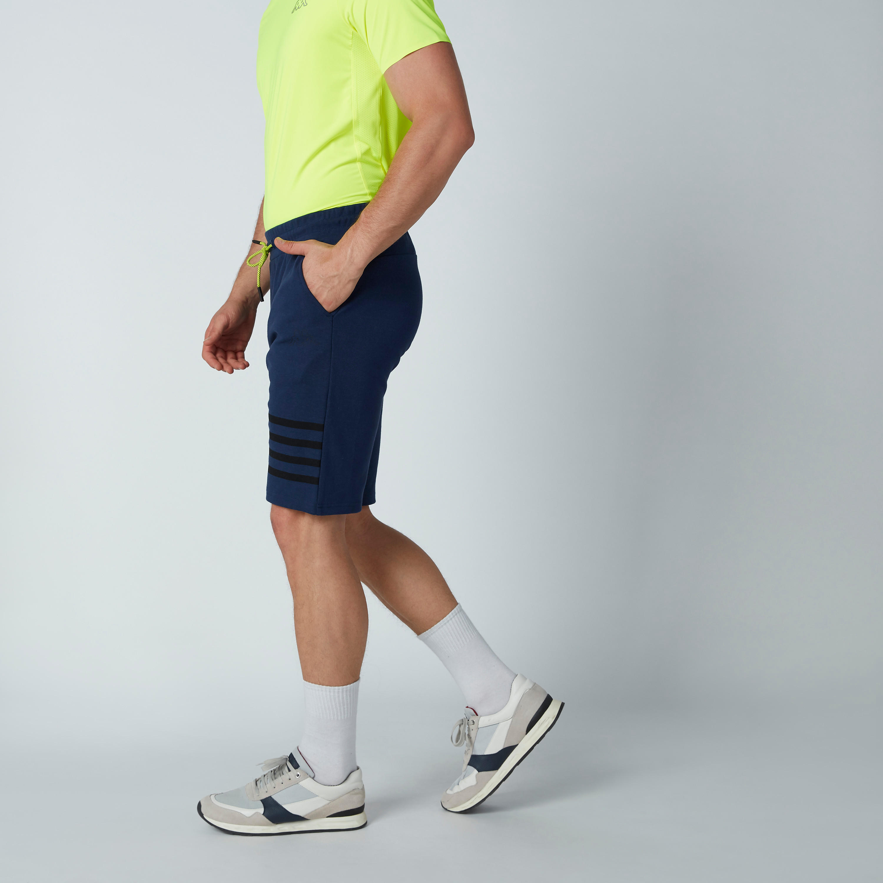 شورت برباط وجيوب وشريطة من كابا-men-clothing-sportswearandactivewear-bottoms-image-1