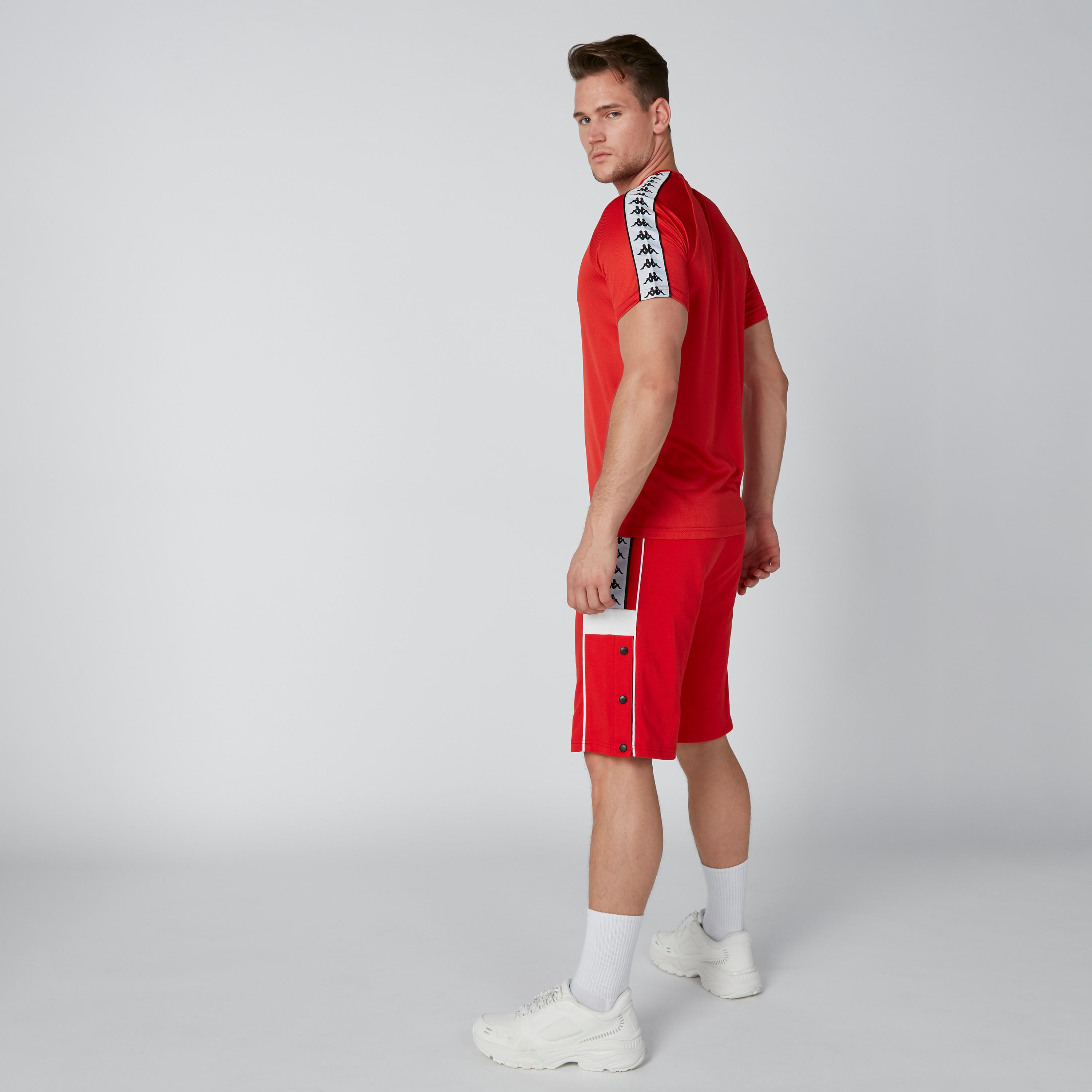 شورت بأزرار وشريطة من كابا-men-clothing-sportswearandactivewear-bottoms-image-3