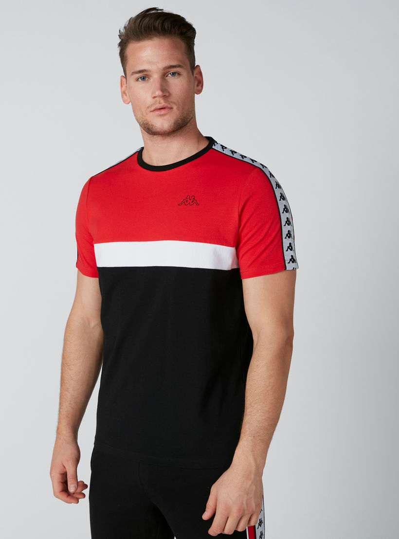 تيشيرت بأكمام قصيرة وشريطة من كابا-men-clothing-sportswearandactivewear-tshirtsandpolos-image-4