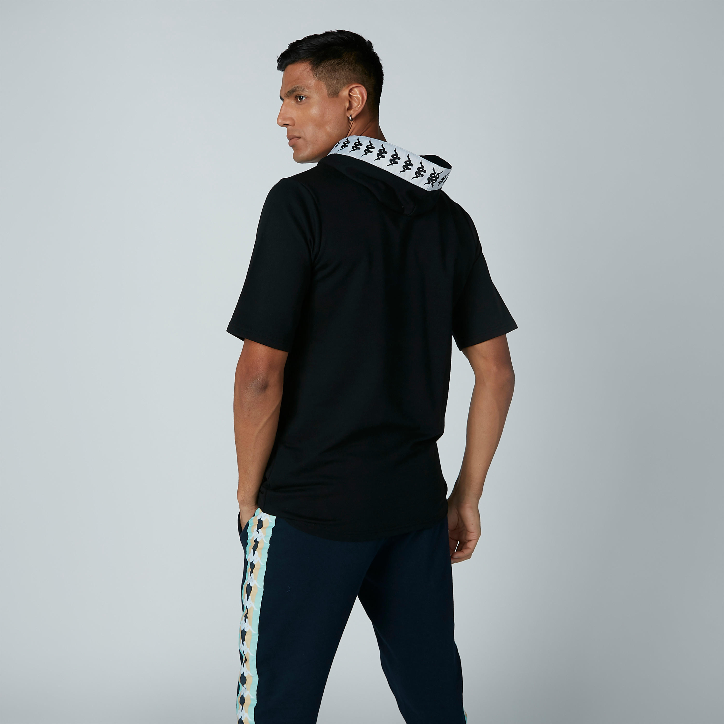 هودي بأكمام قصيرة وشريطة من كابا-men-clothing-tshirtsandpolos-tshirts-image-4