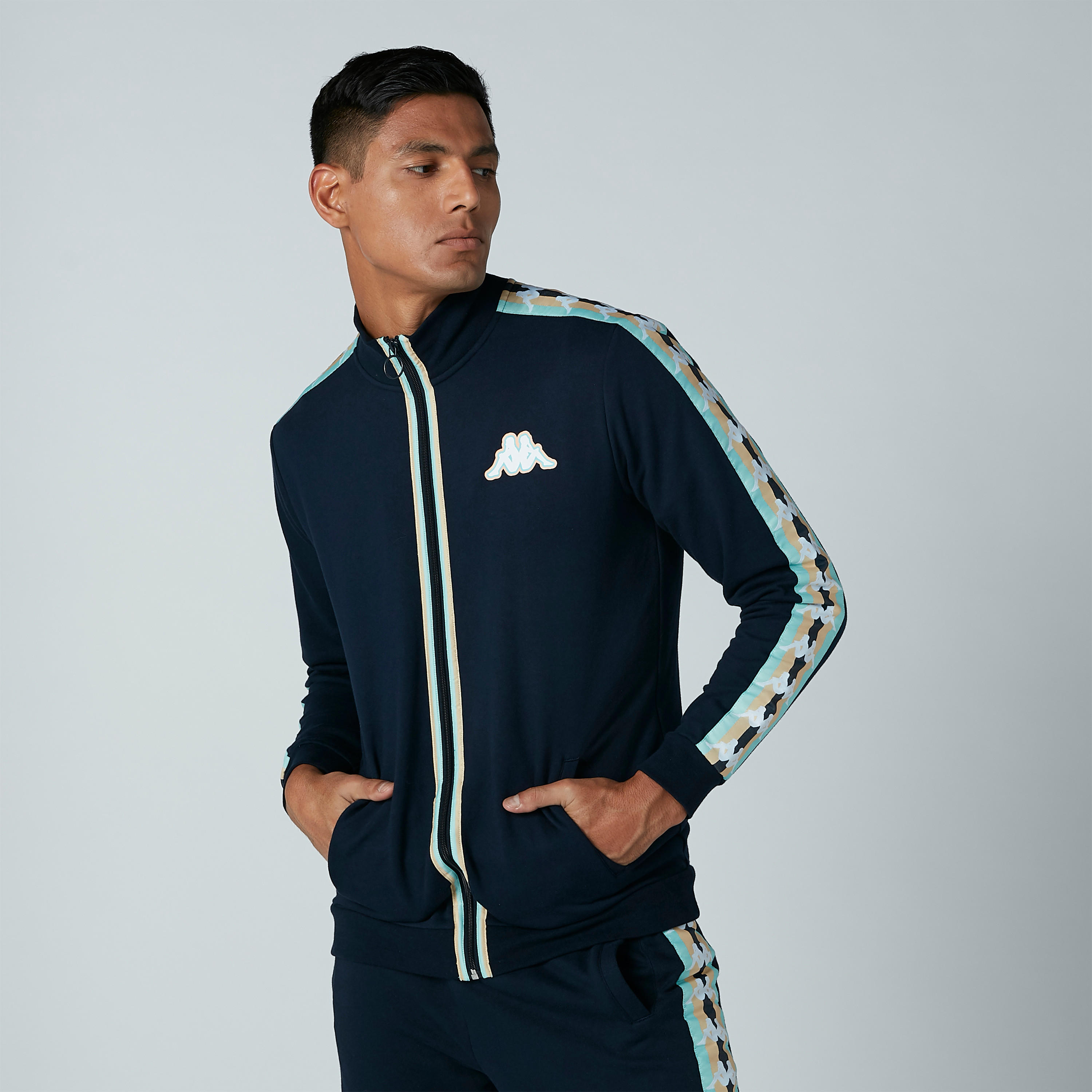 جاكيت بأكمام طويلة وسحّاب إغلاق من كابا-men-clothing-jacketsandblazers-jackets-image-2
