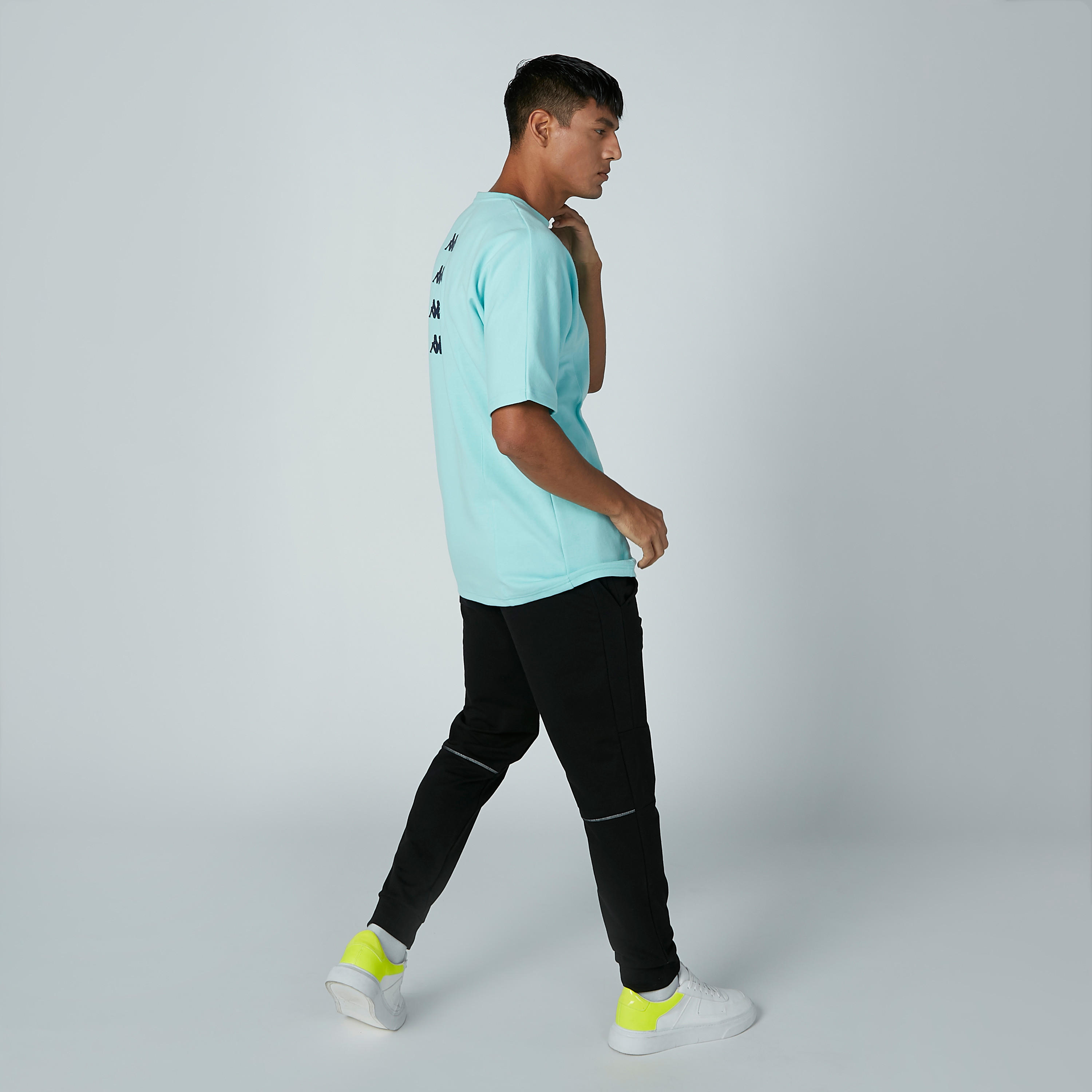 تيشيرت بياقة مستديرة وأكمام قصيرة وطبعات من كابا-men-clothing-tshirtsandpolos-tshirts-image-1