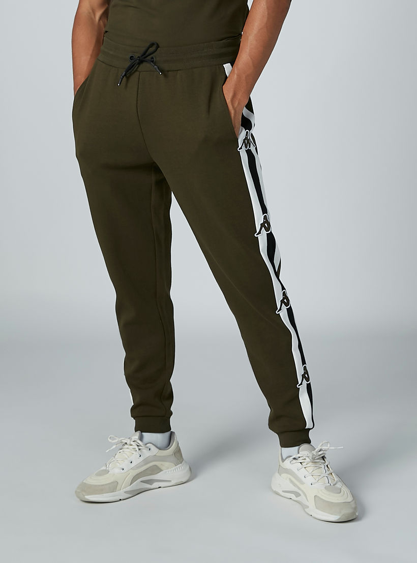 بنطال رياضي برباط وجيوب وشريطة من كابا-men-clothing-sportswearandactivewear-bottoms-image-5