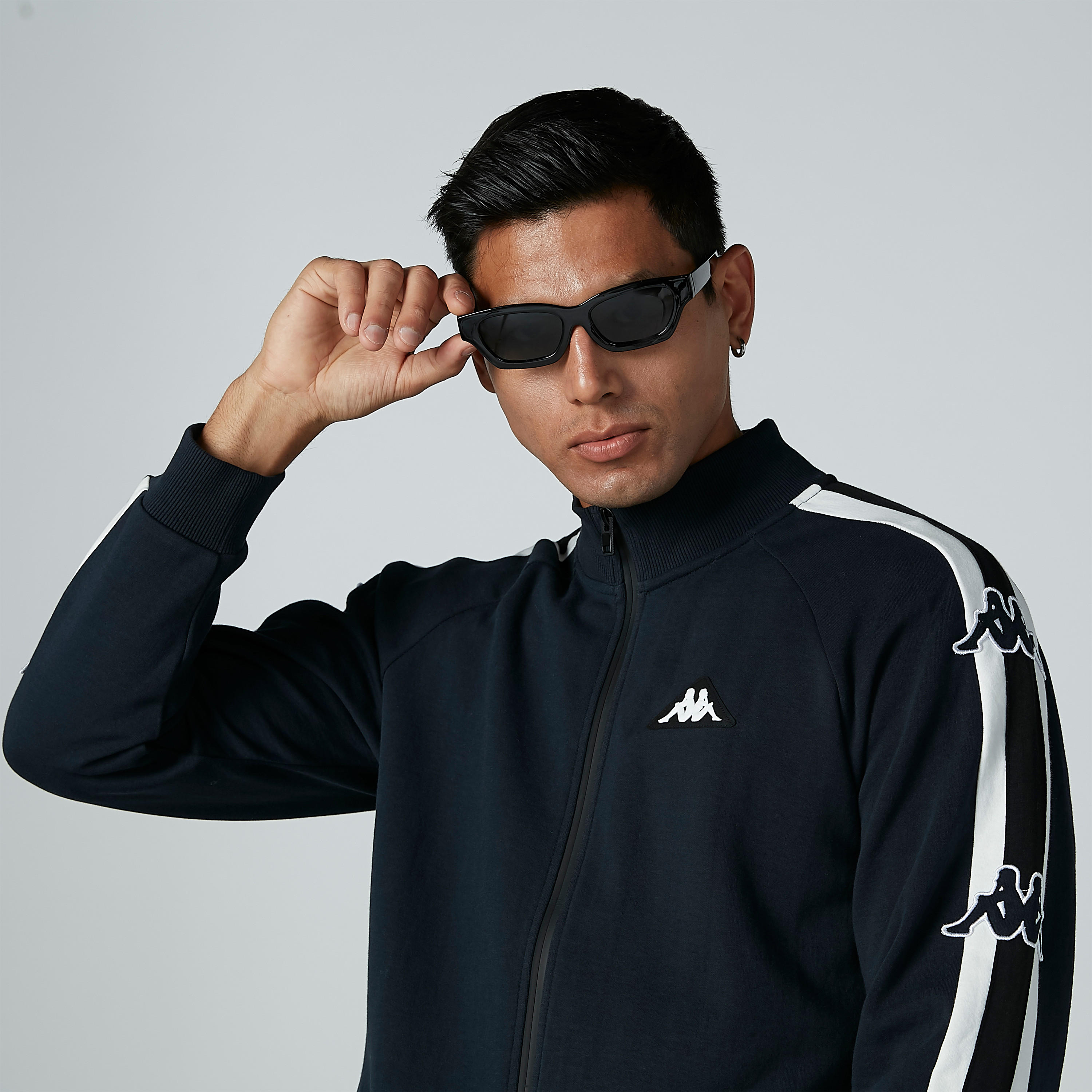 جاكيت بأكمام مغايرة وسحّاب إغلاق وشريطة من كابا-men-clothing-jacketsandblazers-jackets-image-1