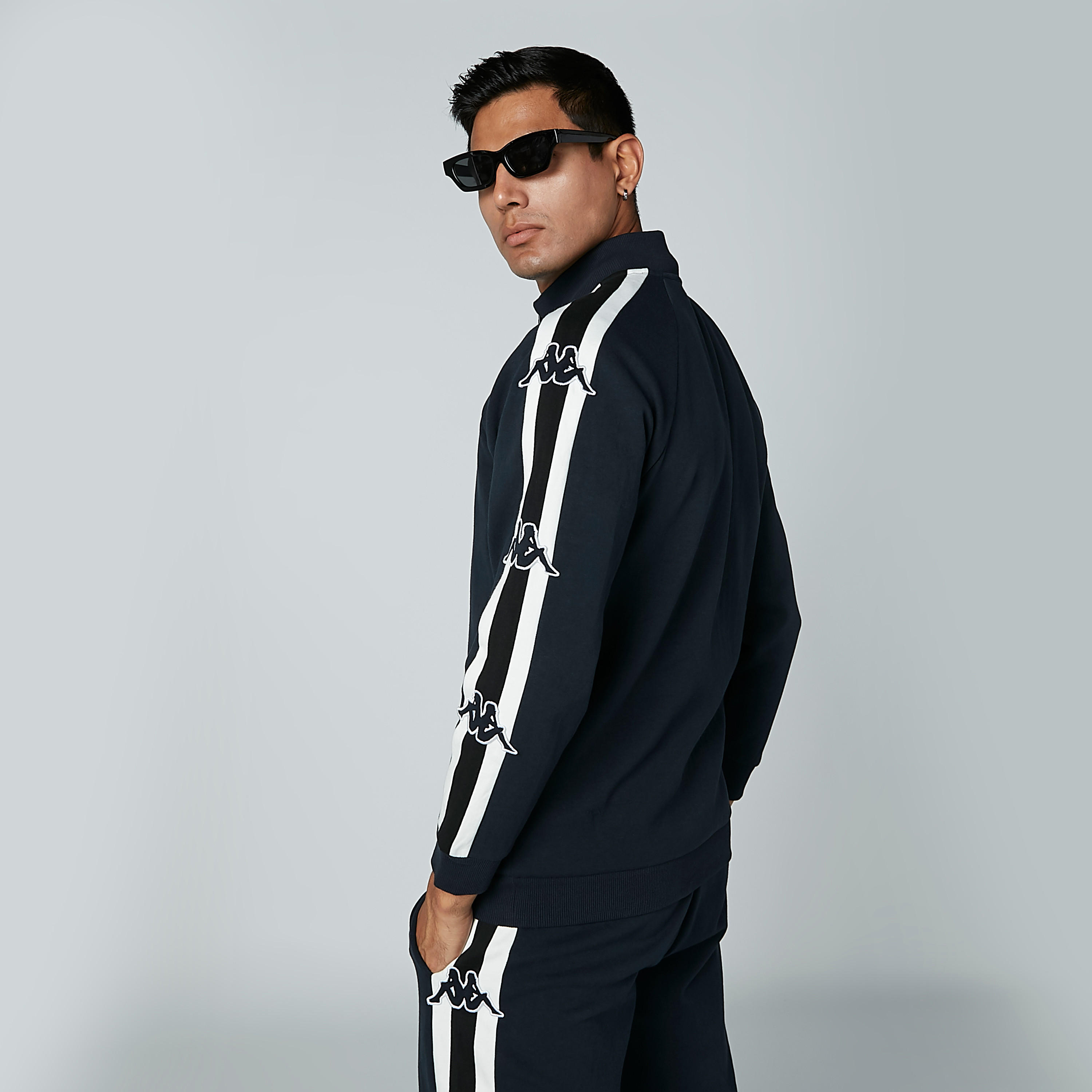 جاكيت بأكمام مغايرة وسحّاب إغلاق وشريطة من كابا-men-clothing-jacketsandblazers-jackets-image-3