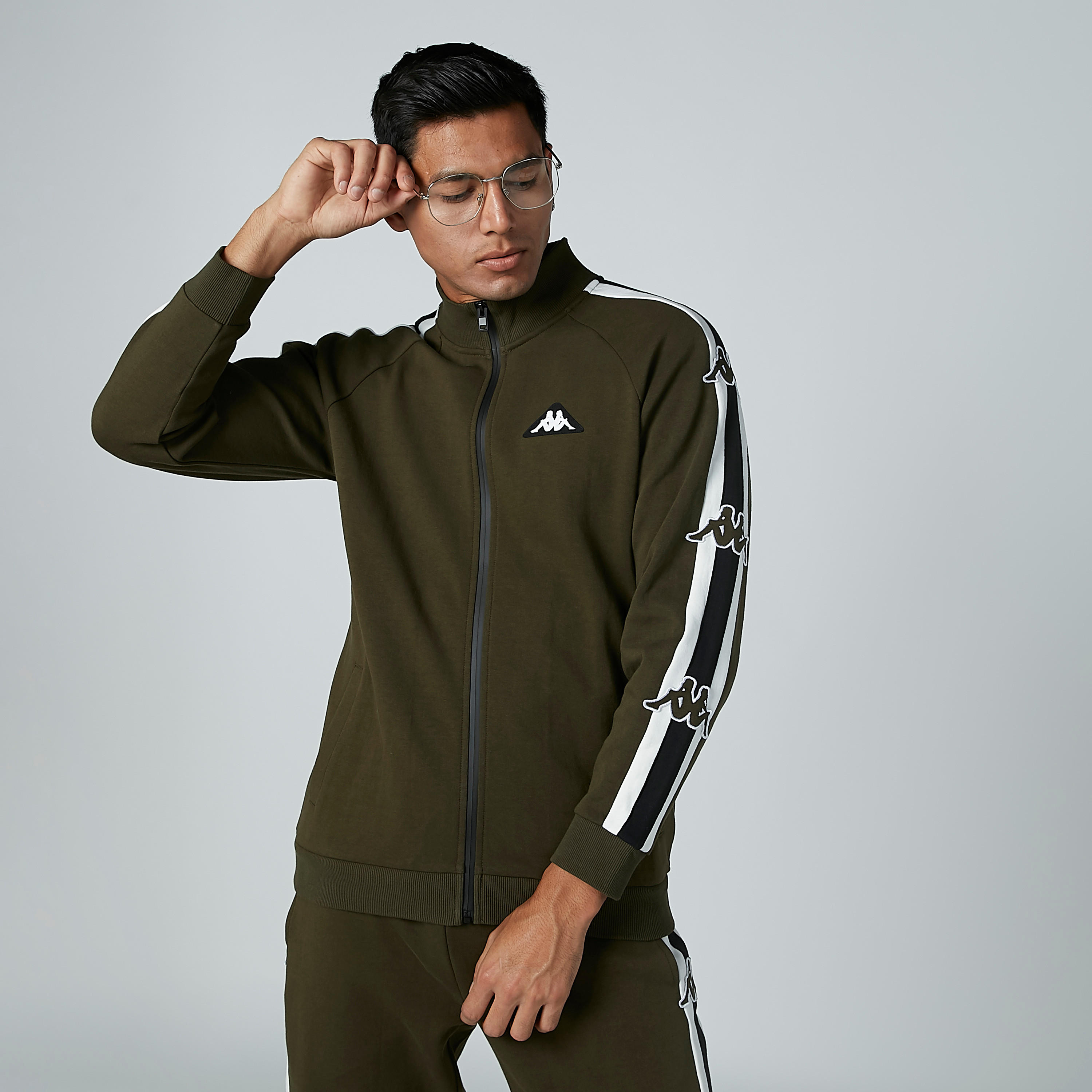 جاكيت بسحّاب إغلاق وشريطة من كابا-men-clothing-jacketsandblazers-jackets-image-2