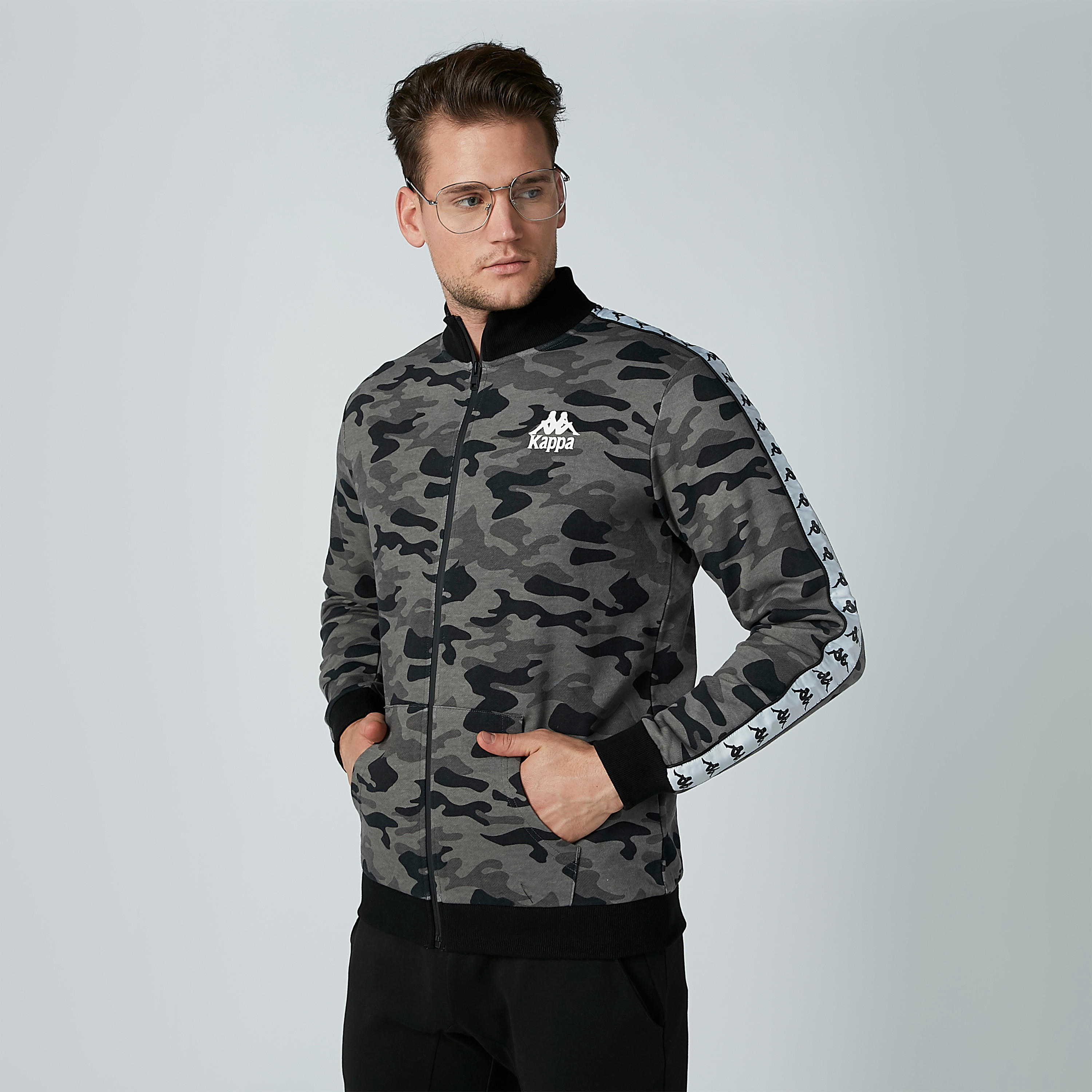جاكيت بومبر بأكمام طويلة وشريطة وطبعات من كابا-men-clothing-jacketsandblazers-jackets-image-1