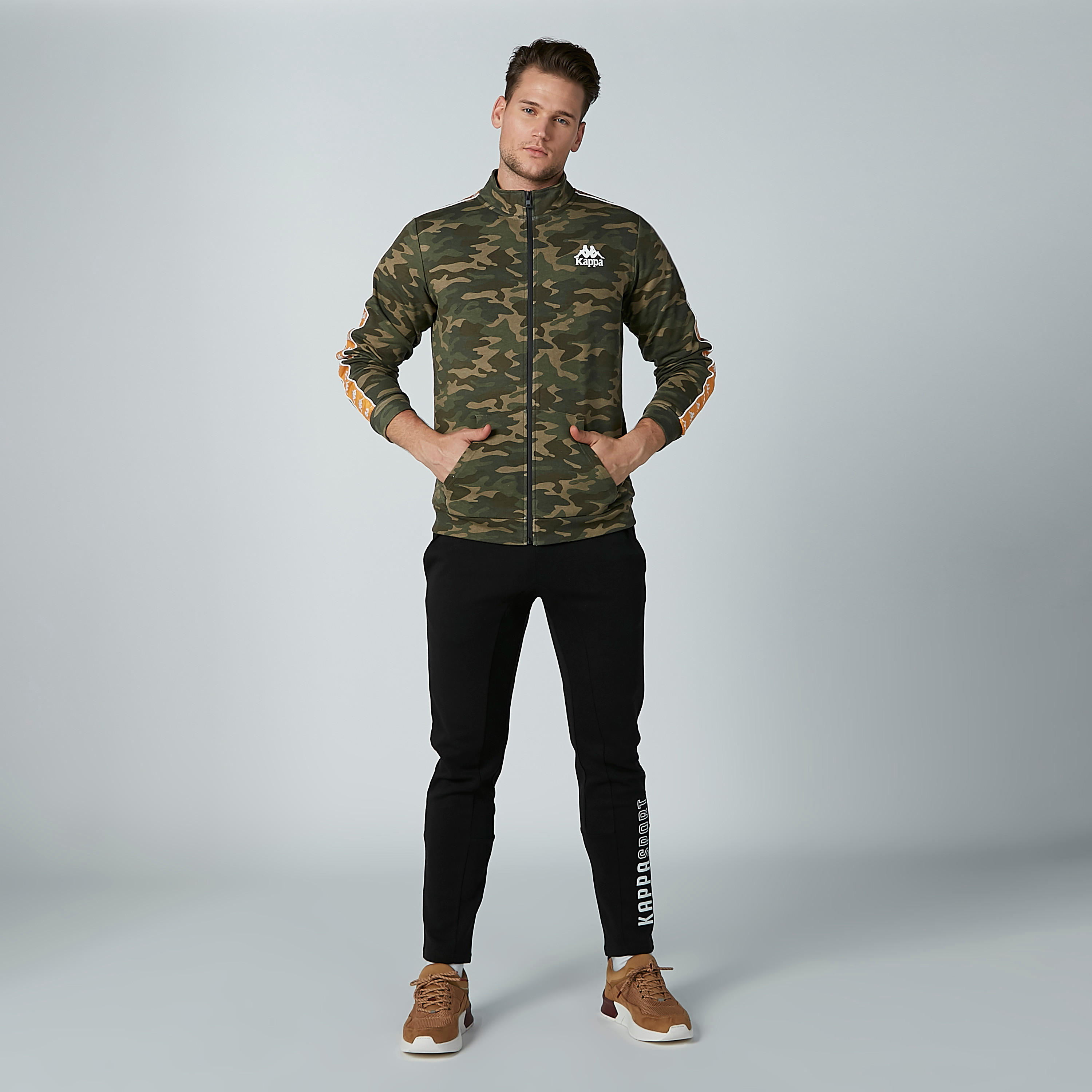 جاكيت بومبر بأكمام طويلة وشريطة وطبعات من كابا-men-clothing-jacketsandblazers-jackets-image-3
