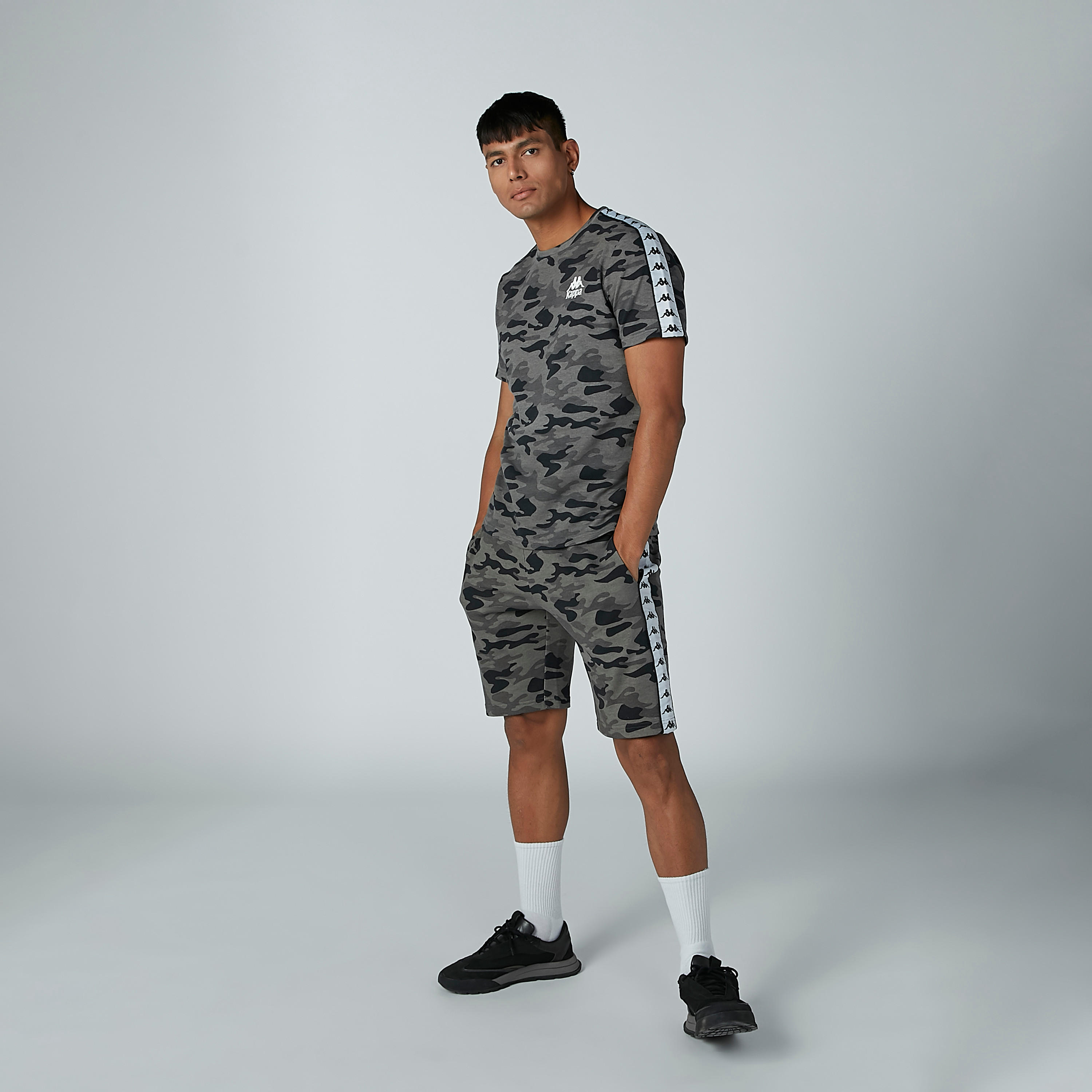 شورت بجيوب وشريطة وطبعات من كابا-men-clothing-bottoms-shorts-image-1
