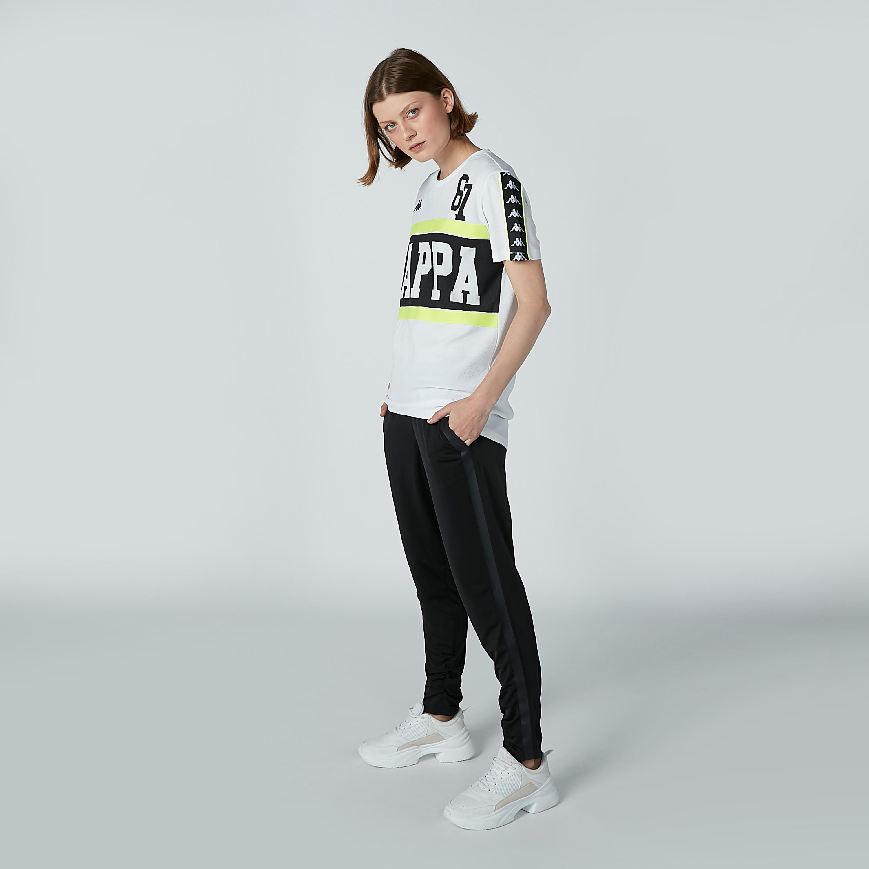 تيشيرت بياقة مستديرة وأكمام قصيرة وطبعات من كابا-women-clothing-sportswearandactivewear-tshirtsandvests-image-1