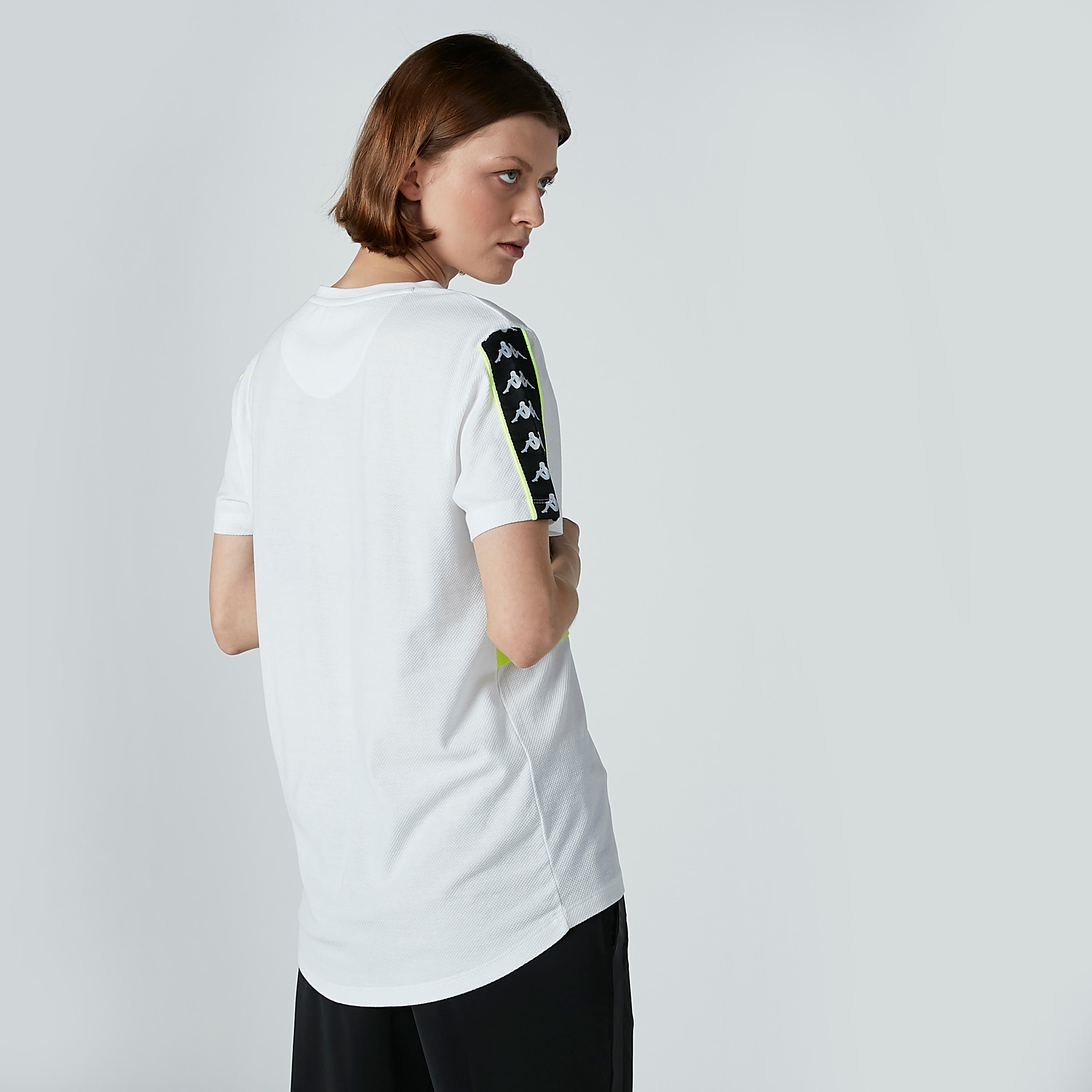 تيشيرت بياقة مستديرة وأكمام قصيرة وطبعات من كابا-women-clothing-sportswearandactivewear-tshirtsandvests-image-5