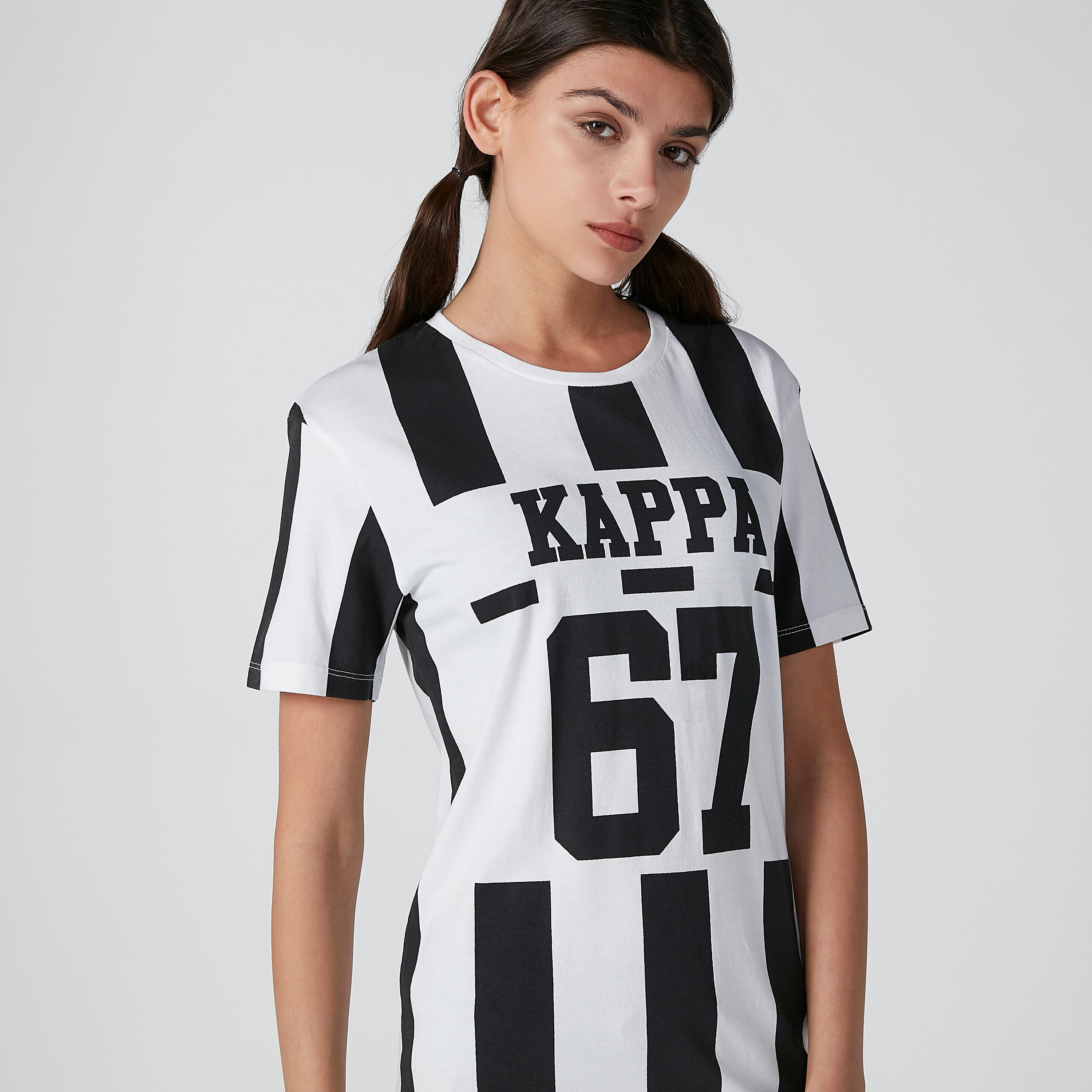 تيشيرت بأكمام قصيرة وطبعات من كابا-women-clothing-sportswearandactivewear-tshirtsandvests-image-1