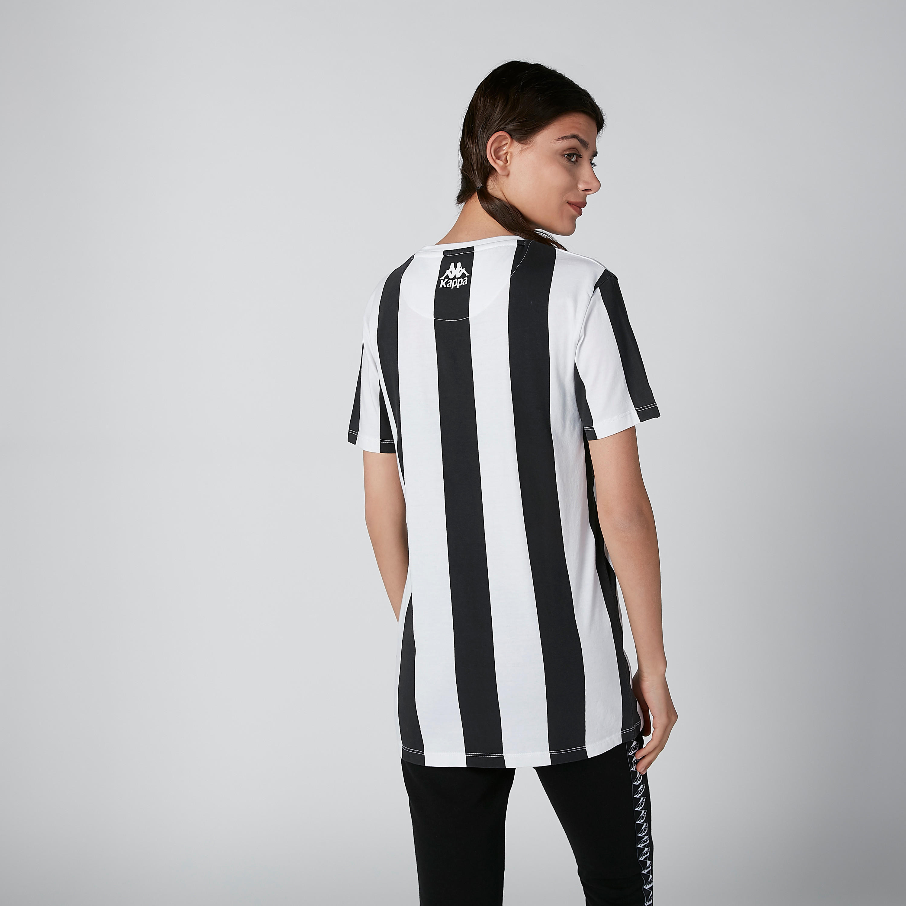 تيشيرت بأكمام قصيرة وطبعات من كابا-women-clothing-sportswearandactivewear-tshirtsandvests-image-2