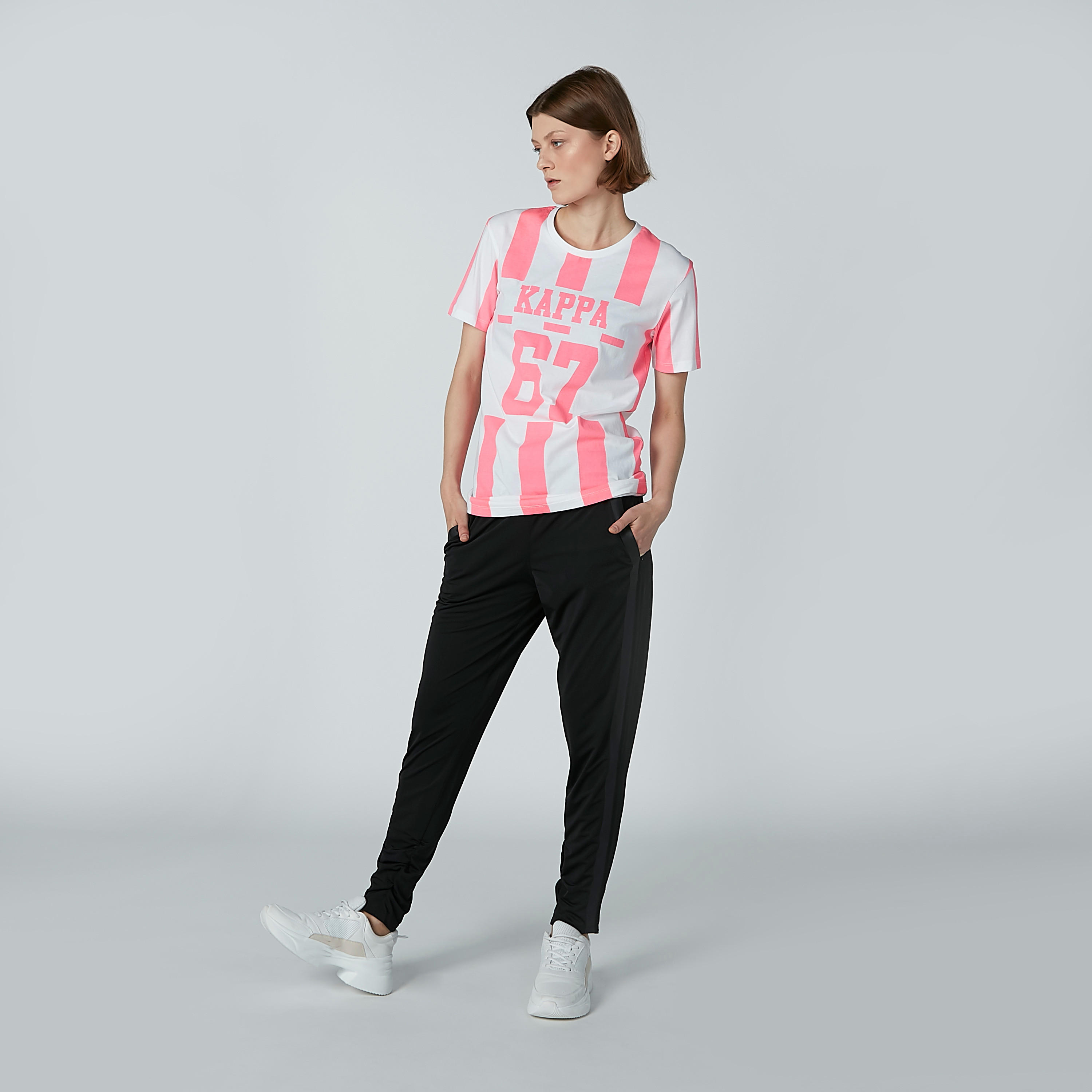 تيشيرت بياقة مستديرة وأكمام قصيرة وطبعات من كابا-women-clothing-tshirts-image-3