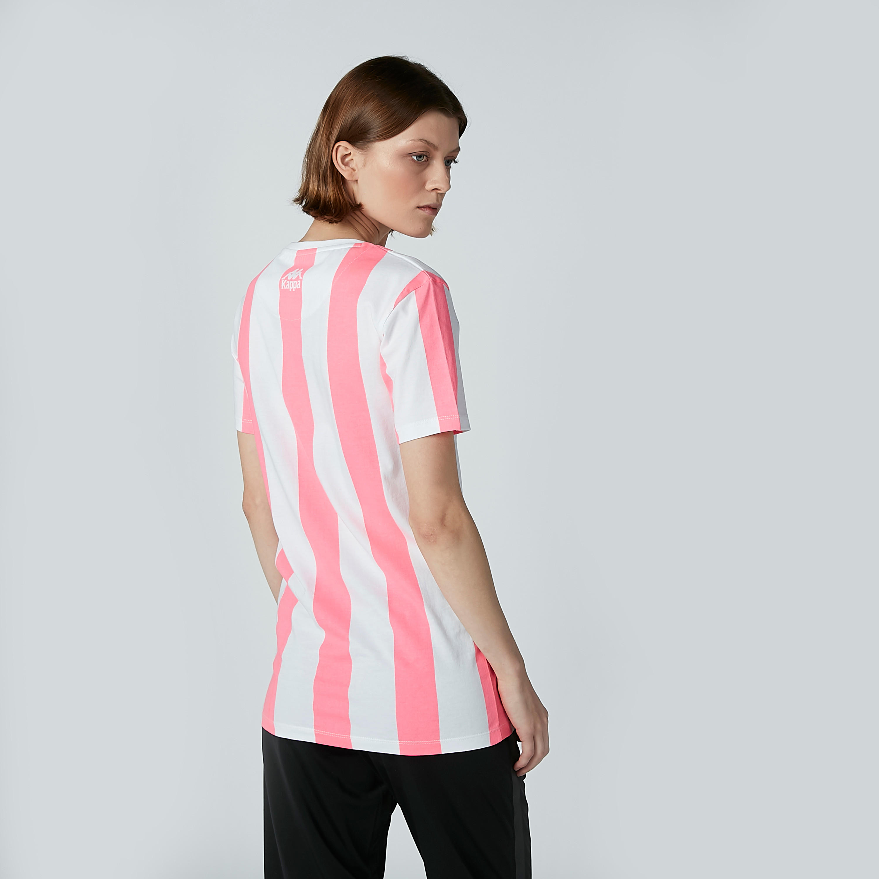 تيشيرت بياقة مستديرة وأكمام قصيرة وطبعات من كابا-women-clothing-tshirts-image-5