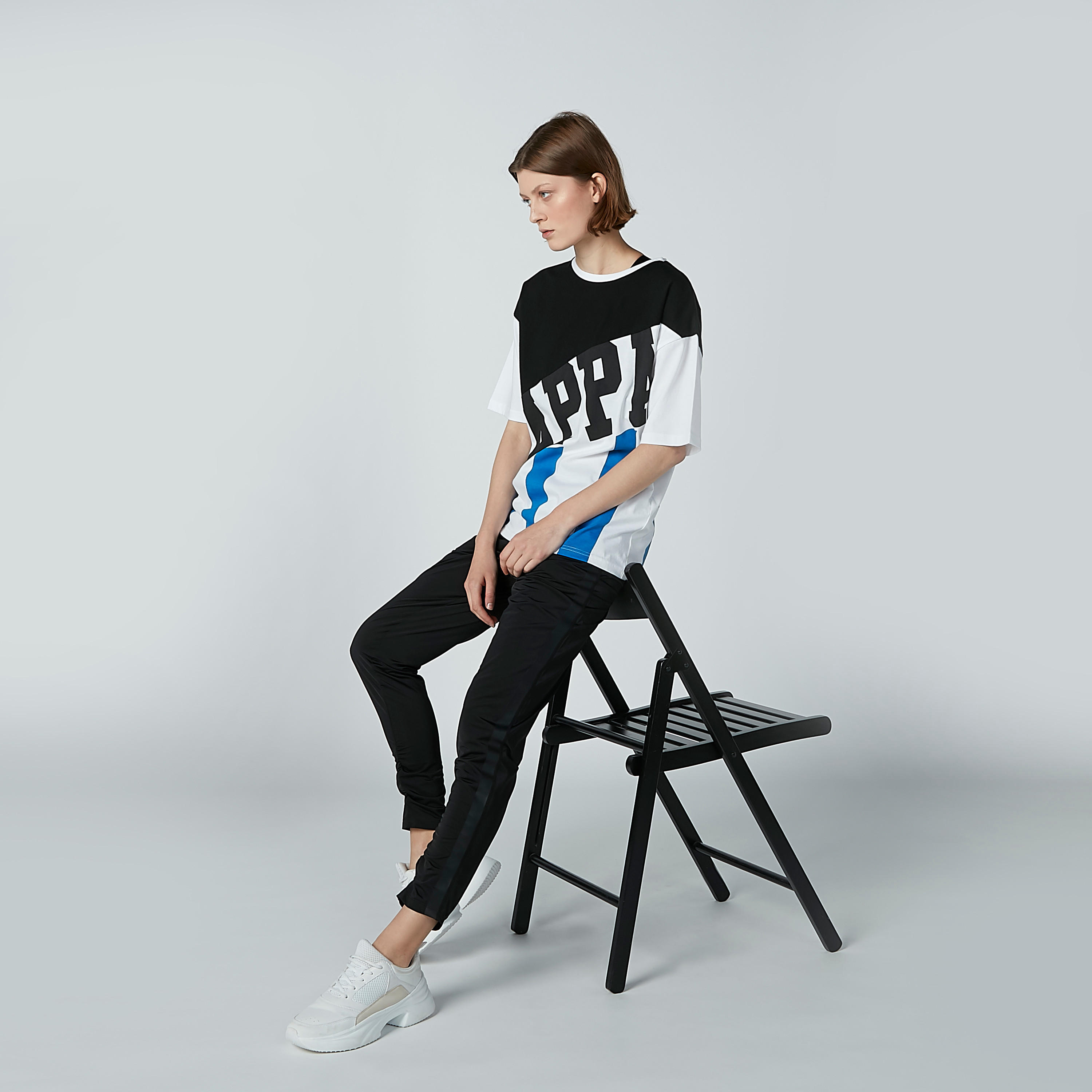 تيشيرت بياقة مستديرة وأكمام قصيرة وطبعات من كابا-women-clothing-tshirts-image-2