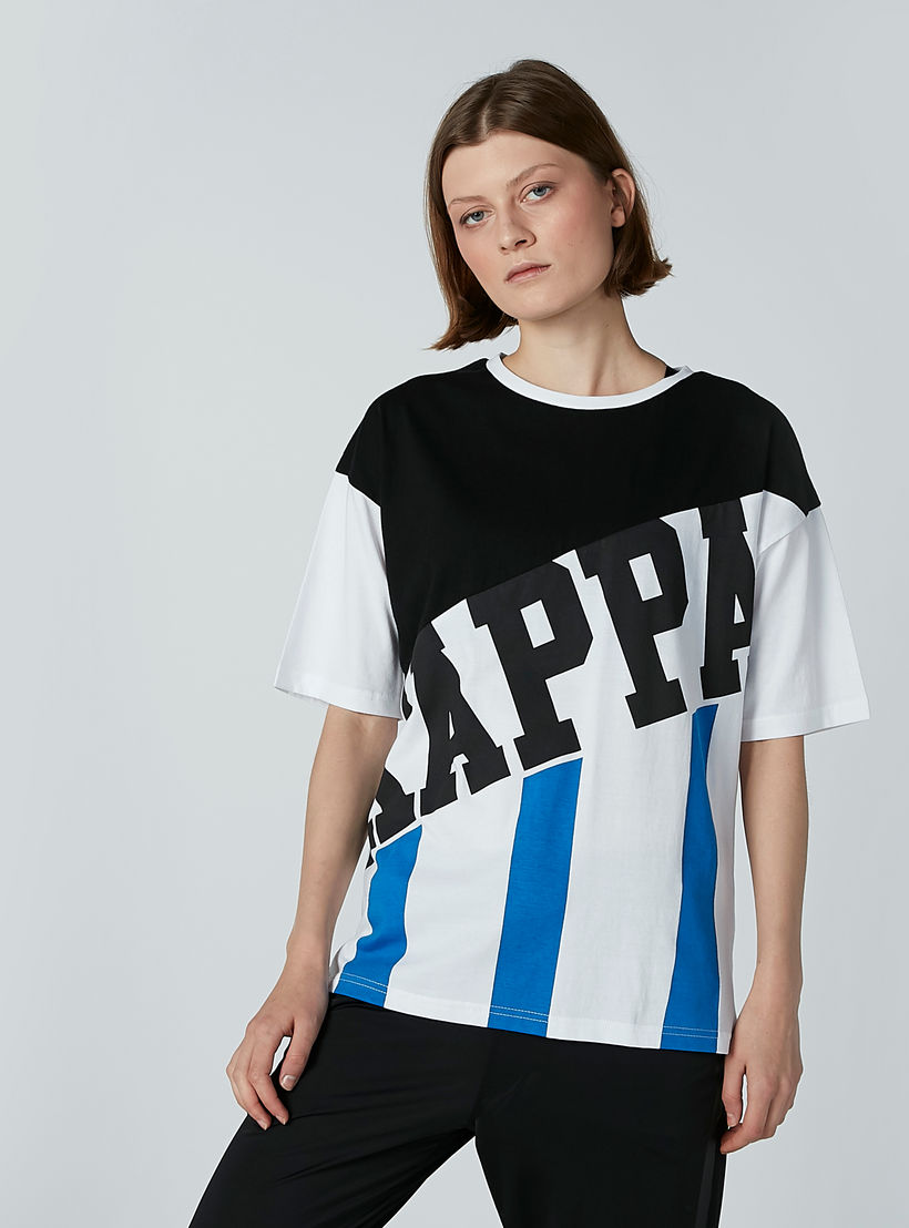 تيشيرت بياقة مستديرة وأكمام قصيرة وطبعات من كابا-women-clothing-tshirts-image-1