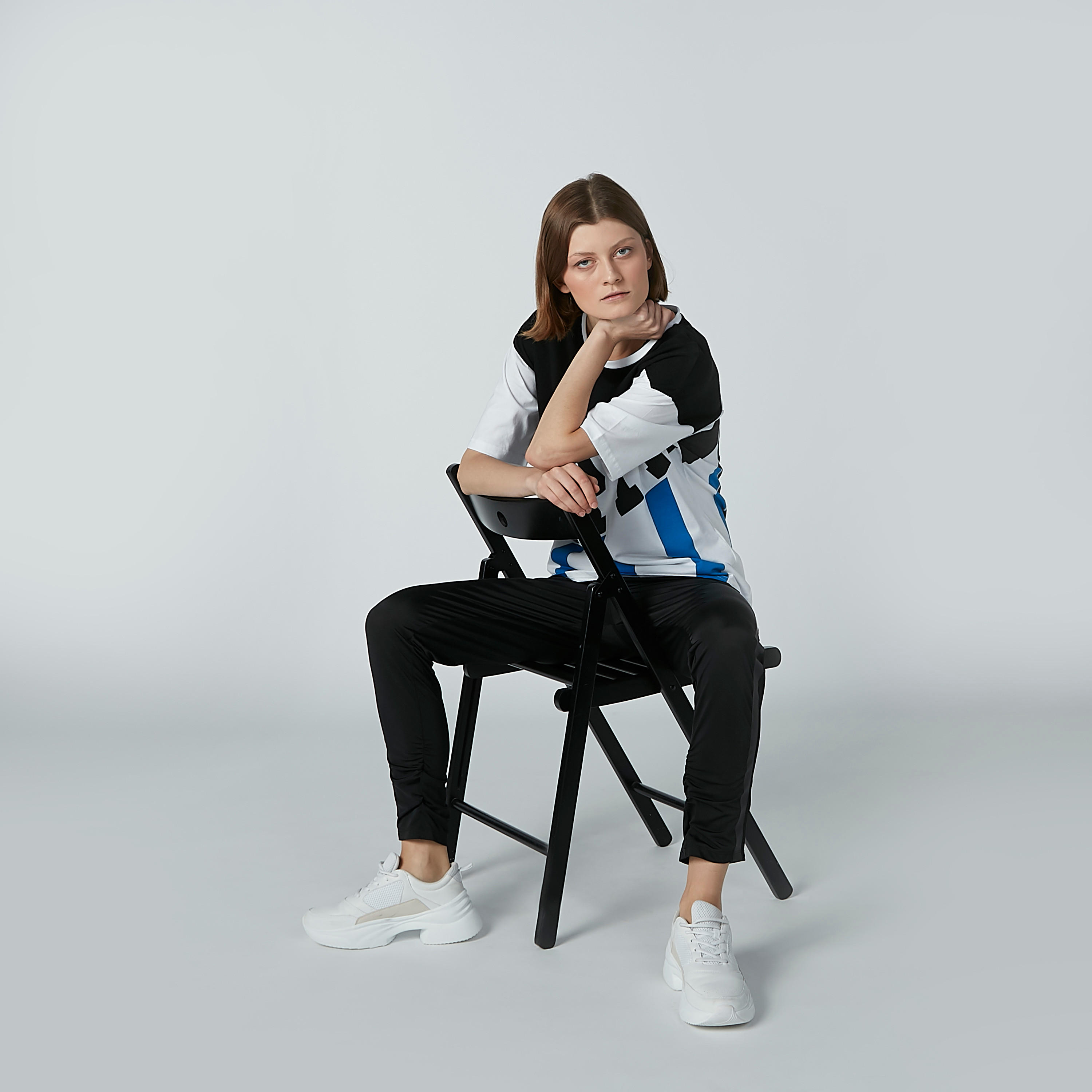 تيشيرت بياقة مستديرة وأكمام قصيرة وطبعات من كابا-women-clothing-tshirts-image-3