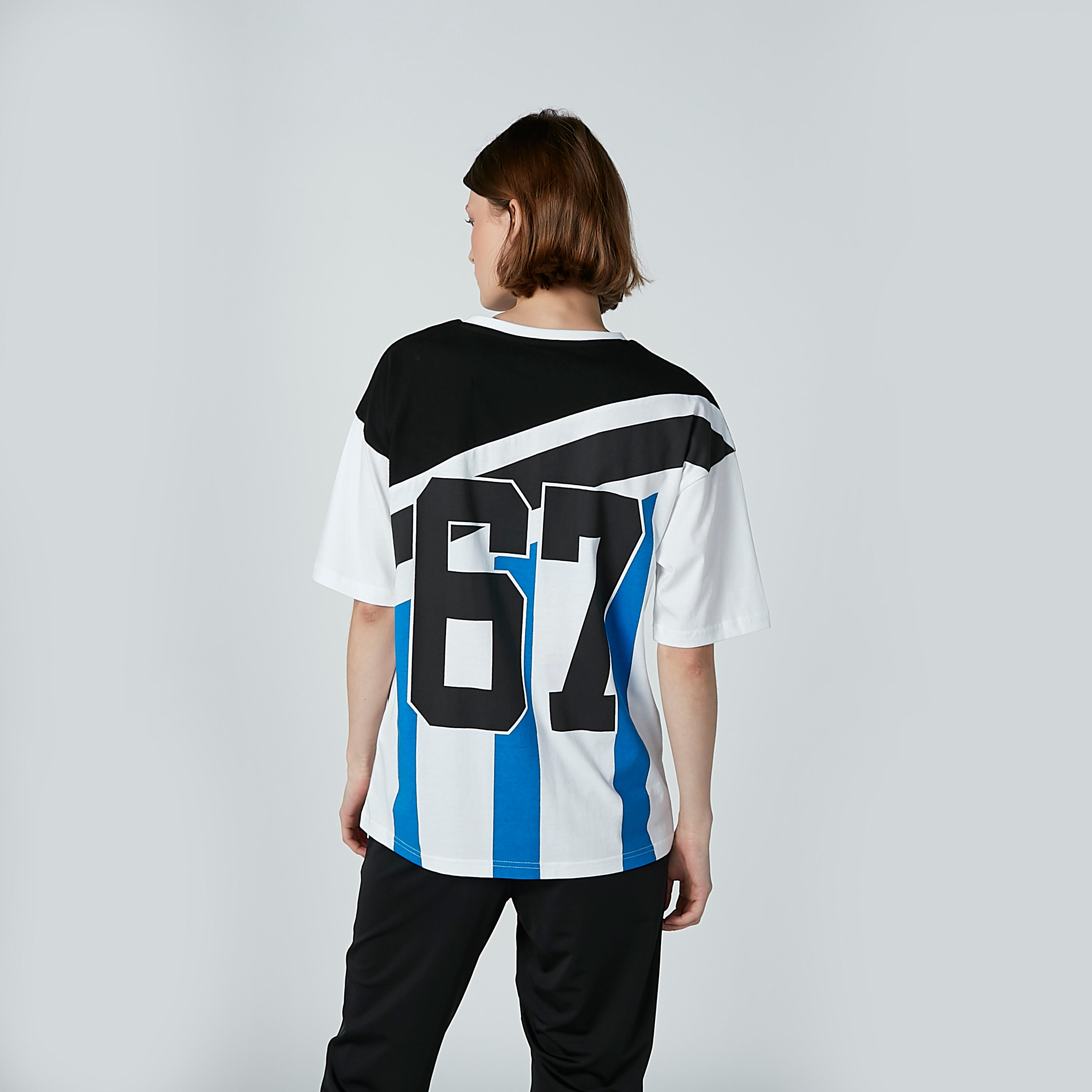 تيشيرت بياقة مستديرة وأكمام قصيرة وطبعات من كابا-women-clothing-tshirts-image-4