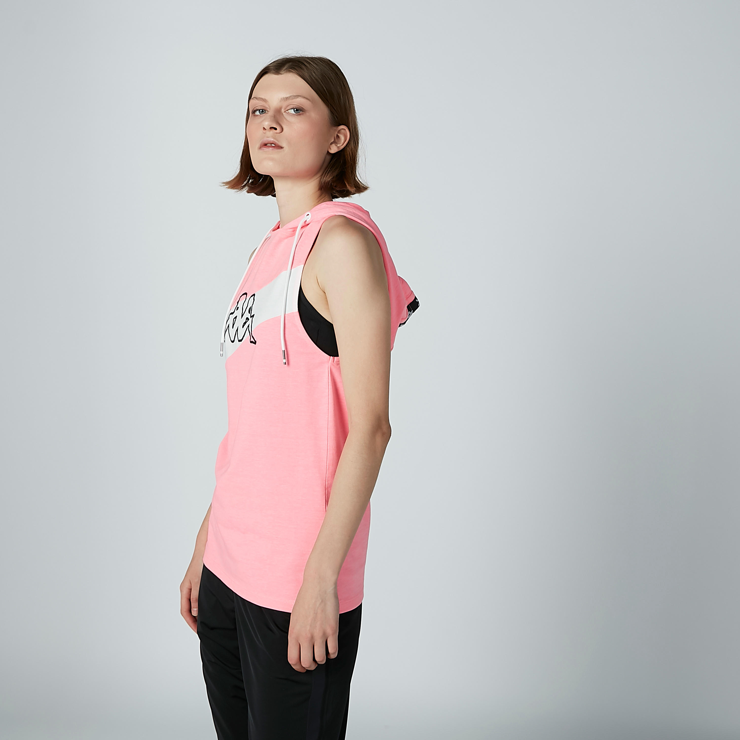 تيشيرت دون أكمام بقبّعة وشريطة وطبعات من كابا-women-clothing-sportswearandactivewear-tshirtsandvests-image-2