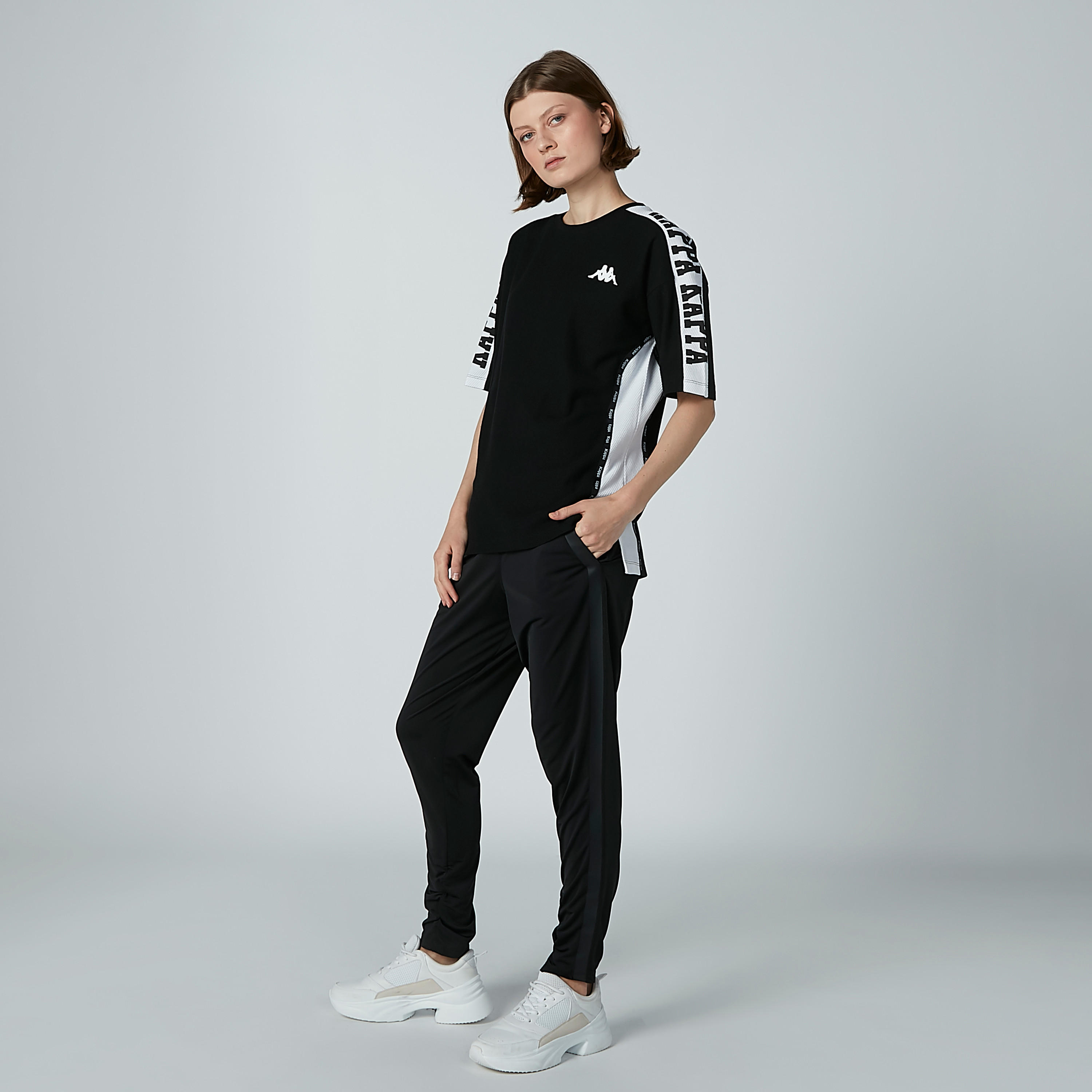 تيشيرت بياقة مستديرة وحواف غير مستوية وطبعات من كابا-women-clothing-sportswearandactivewear-tshirtsandvests-image-1