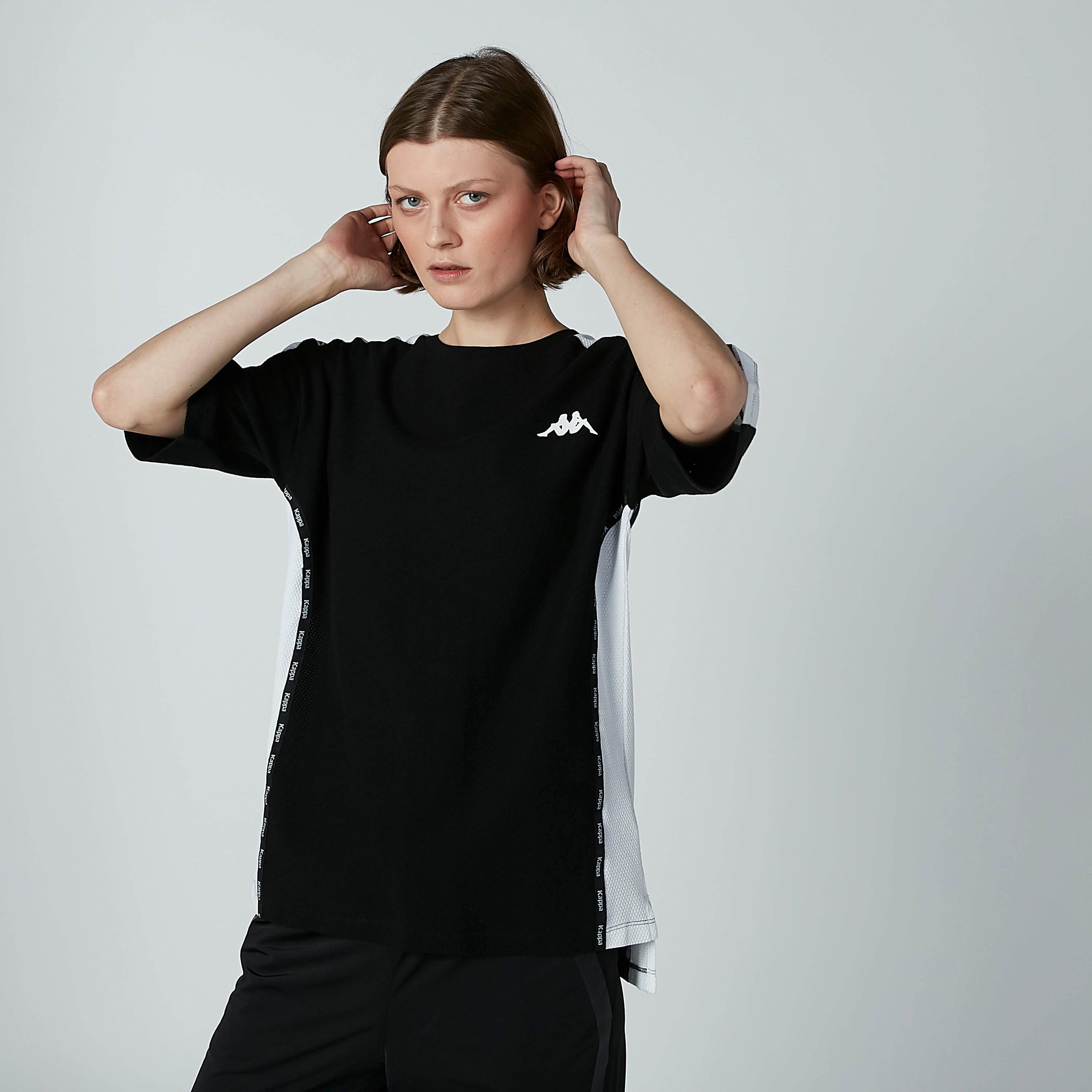 تيشيرت بياقة مستديرة وحواف غير مستوية وطبعات من كابا-women-clothing-sportswearandactivewear-tshirtsandvests-image-2