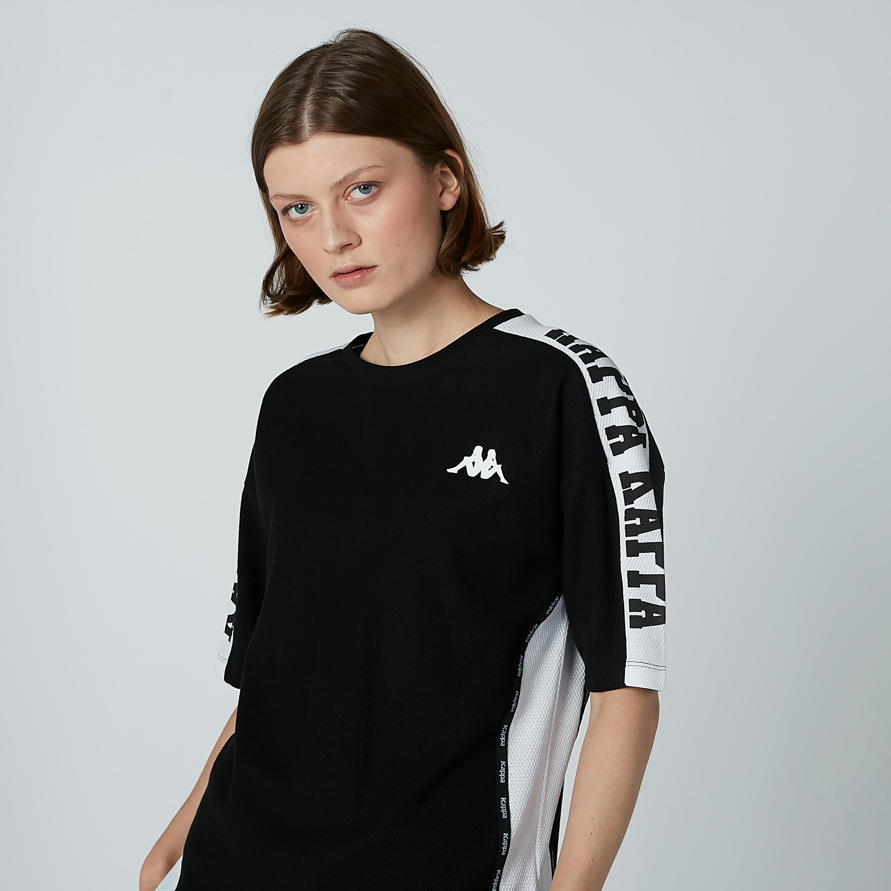 تيشيرت بياقة مستديرة وحواف غير مستوية وطبعات من كابا-women-clothing-sportswearandactivewear-tshirtsandvests-image-3